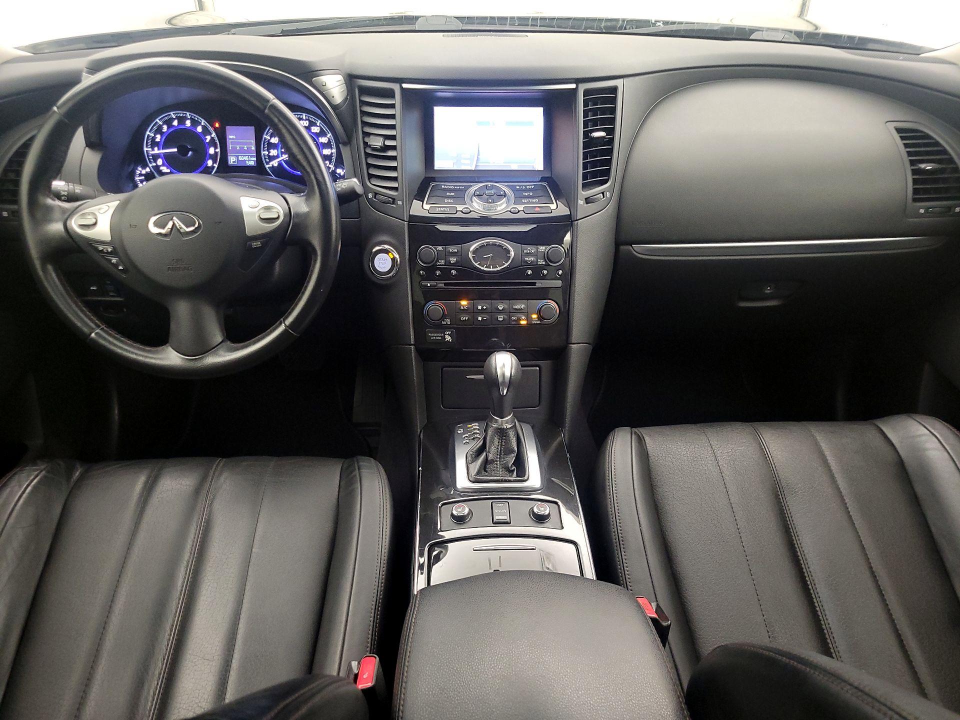 Thumbnail: 2017 INFINITI QX70 - 9