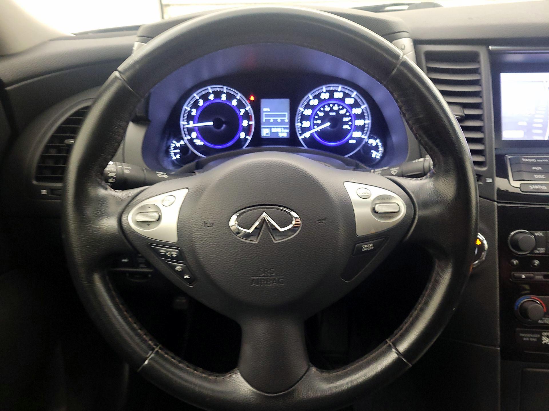 Thumbnail: 2017 INFINITI QX70 - 10