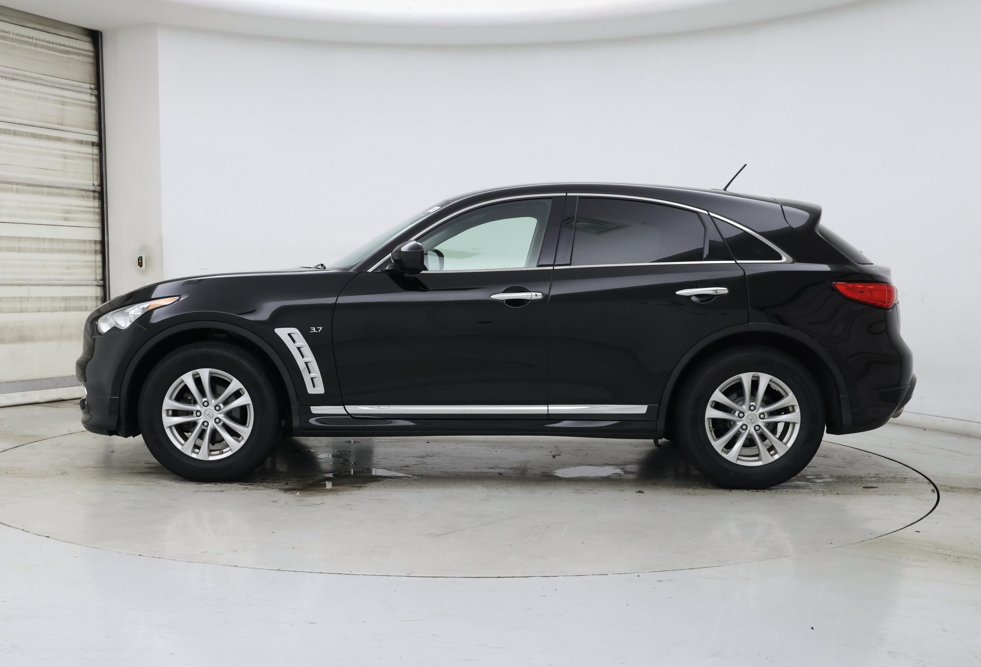 Thumbnail: 2017 INFINITI QX70 - 4