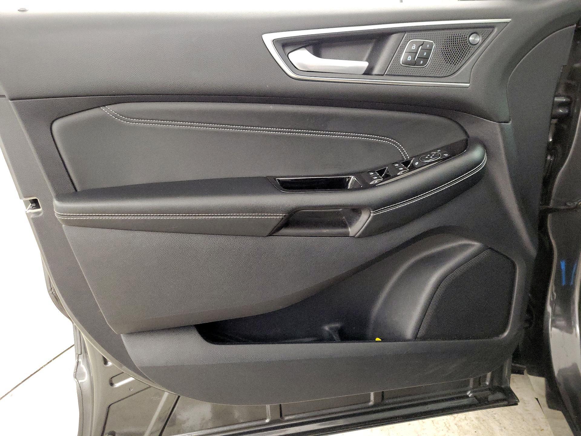 Thumbnail: 2020 Ford Edge - 12