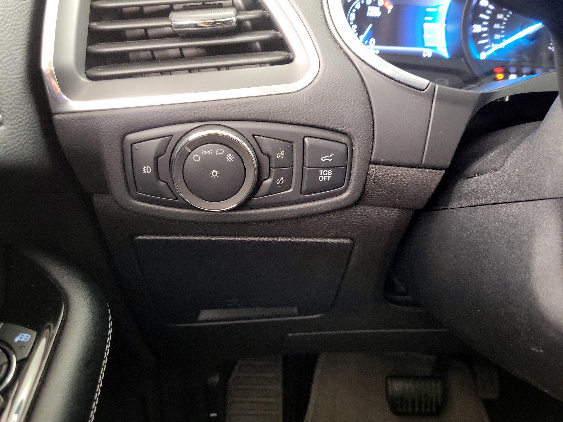 Thumbnail: 2020 Ford Edge - 13