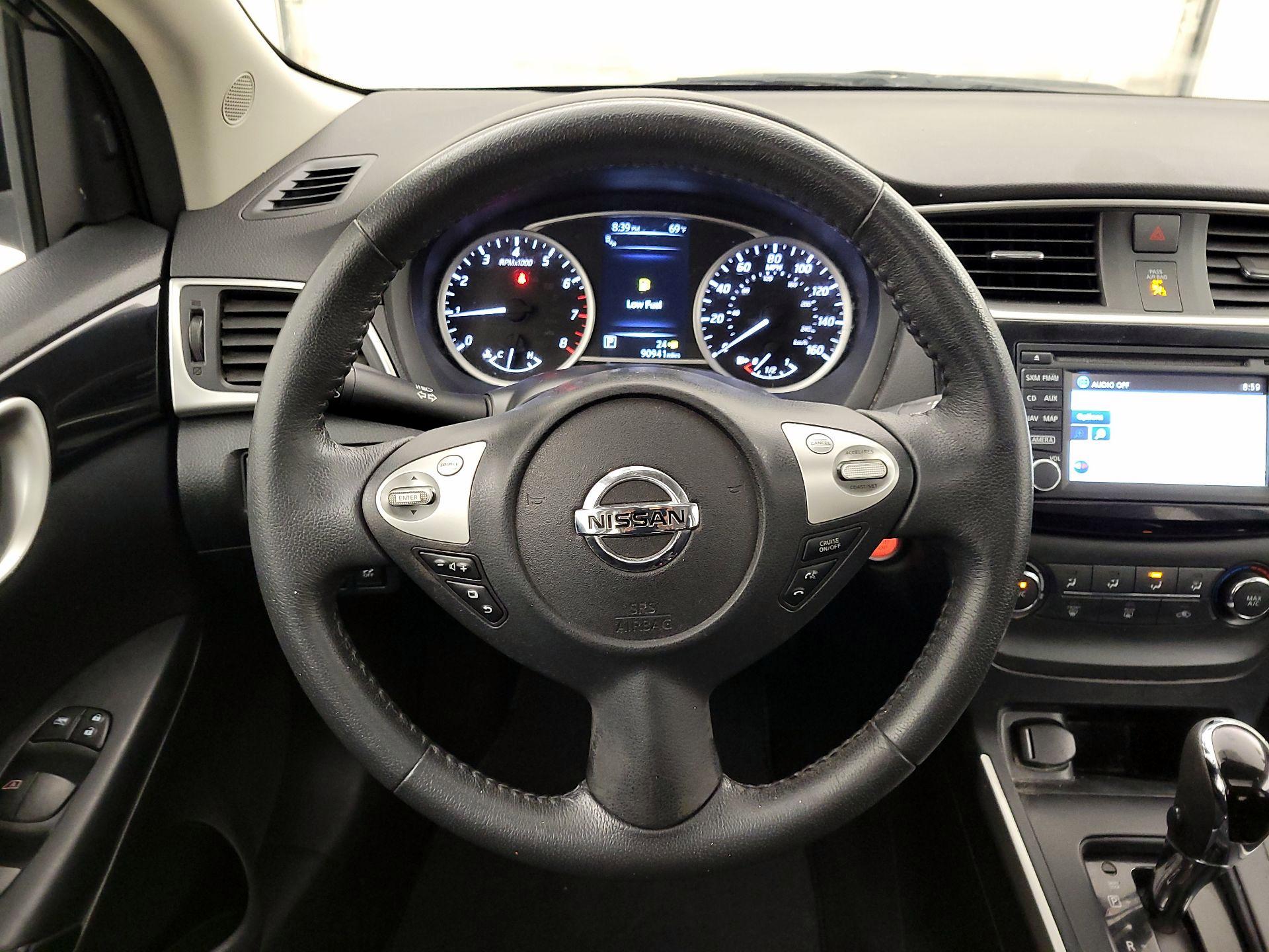 Thumbnail: 2016 Nissan Sentra - 10