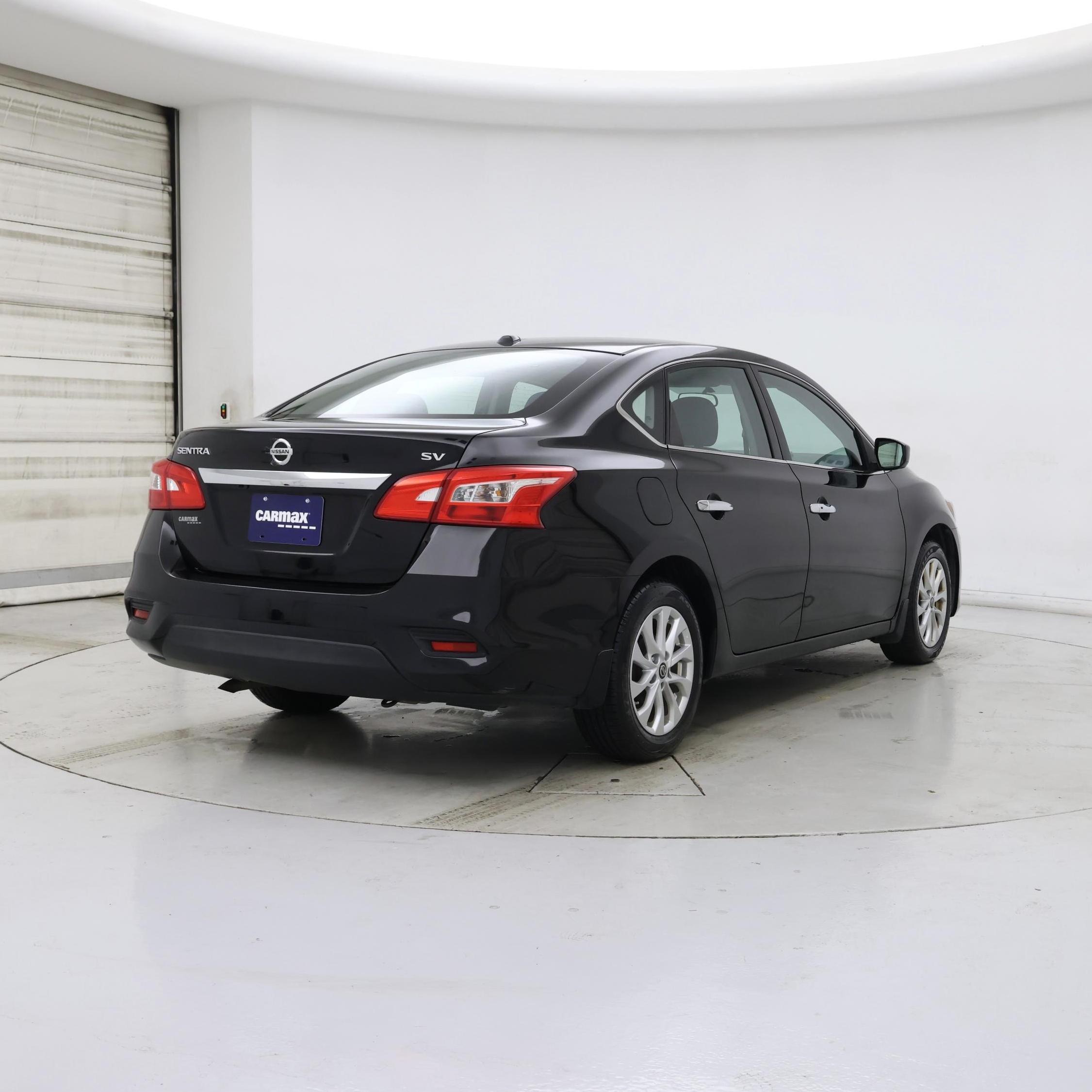 Thumbnail: 2016 Nissan Sentra - 8