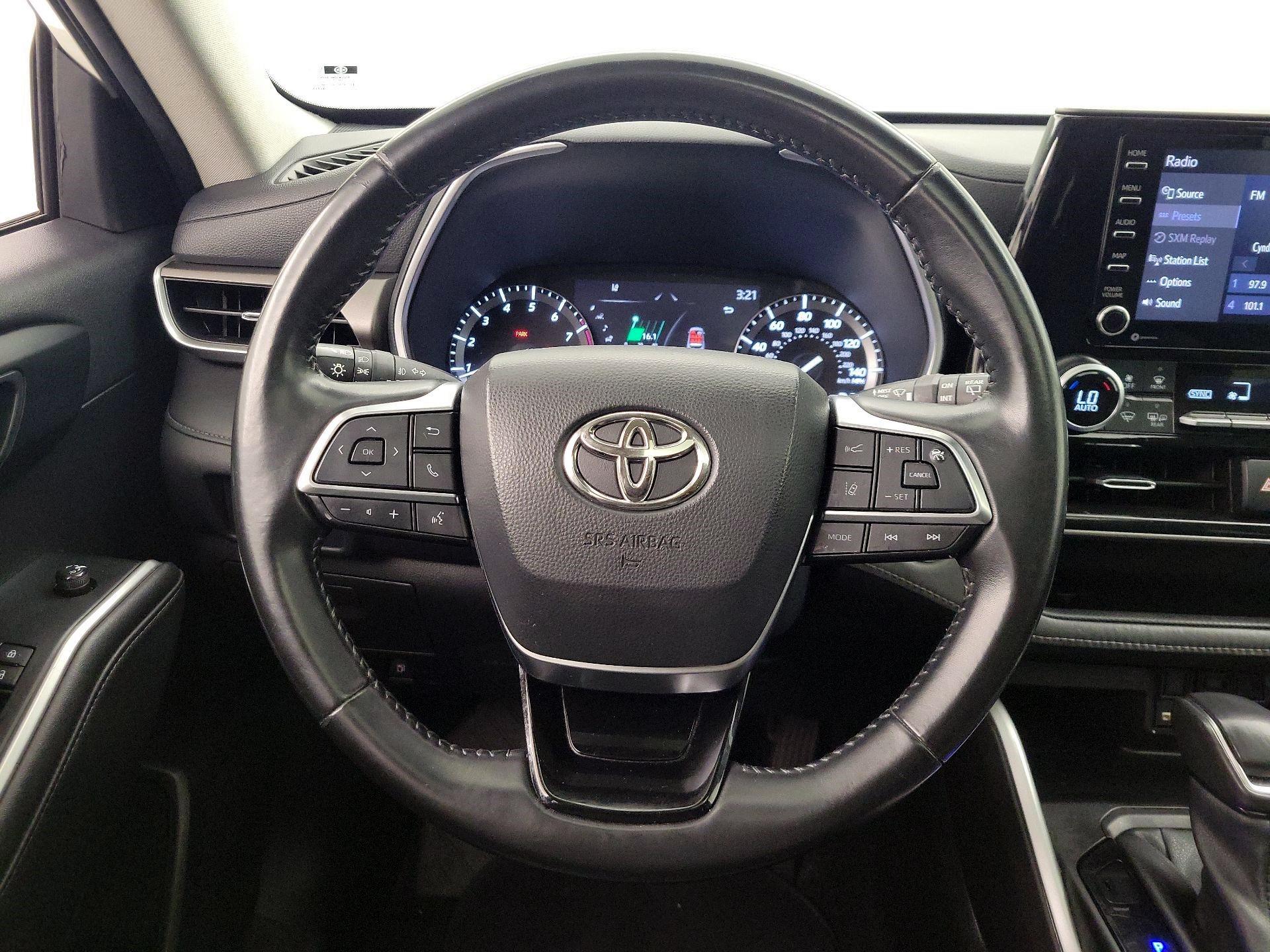 Thumbnail: 2021 Toyota Highlander - 10