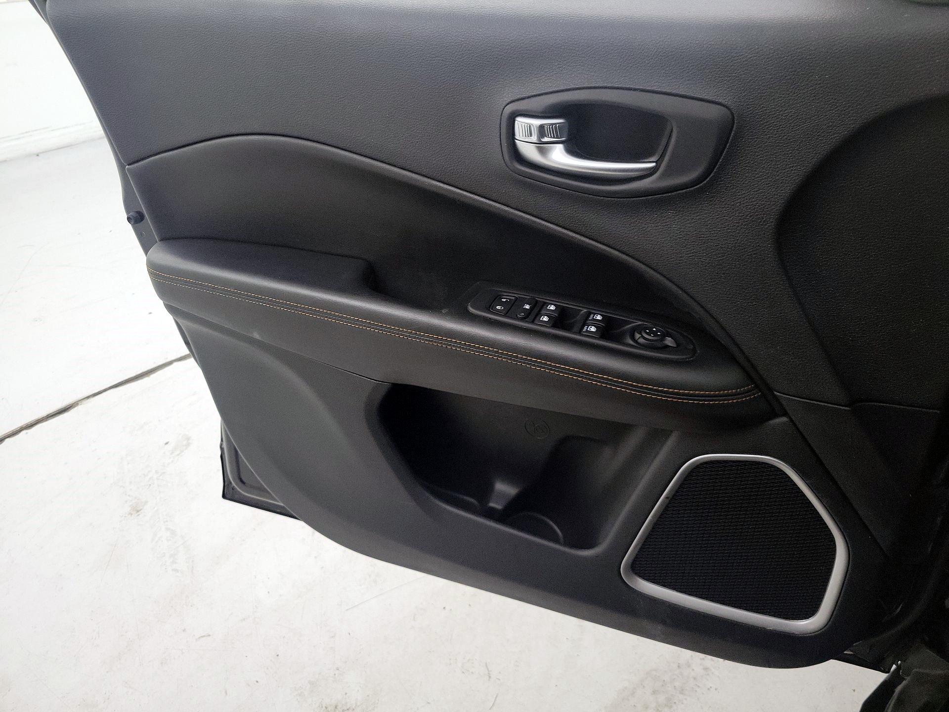 Thumbnail: 2019 Jeep Compass - 12