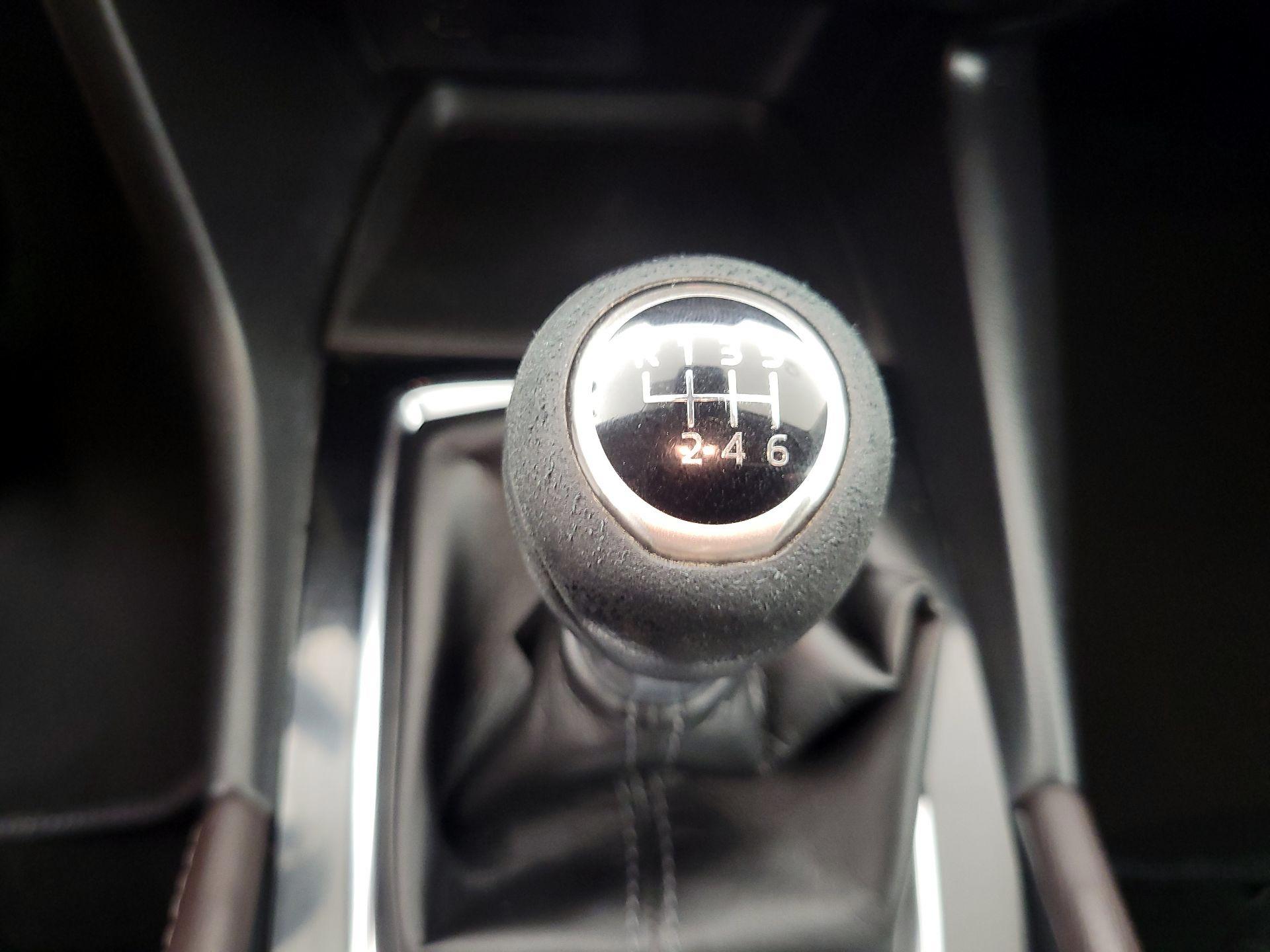 Thumbnail: 2018 Mazda Mazda3 - 17