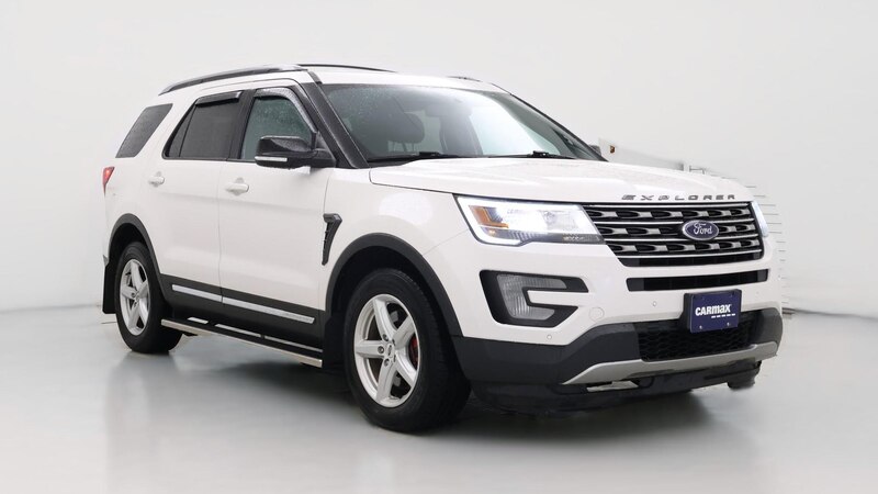 2017 Ford Explorer XLT Hero Image