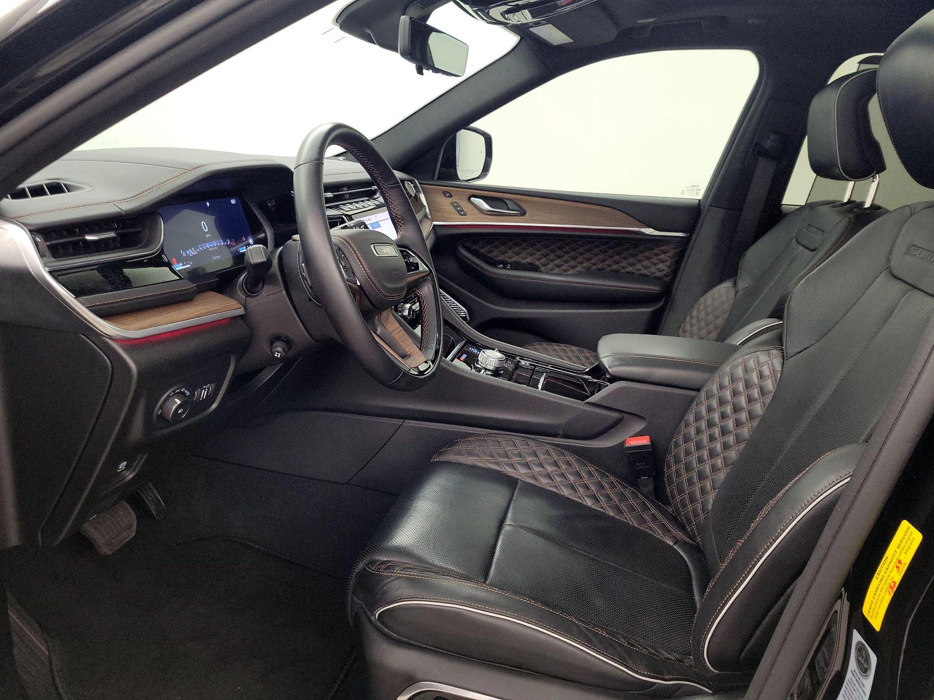 Thumbnail: 2022 Jeep Grand Cherokee - 11
