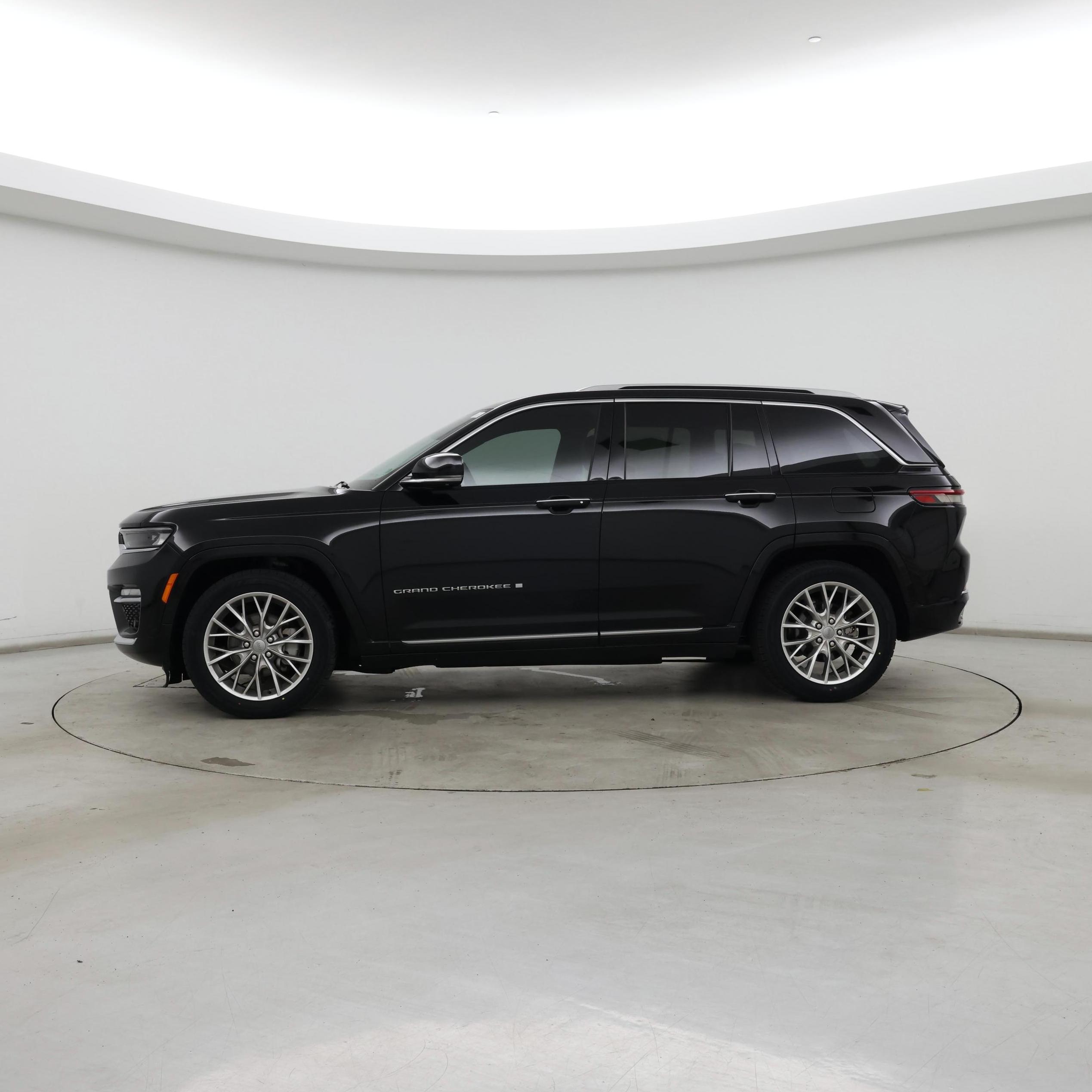 Thumbnail: 2022 Jeep Grand Cherokee - 3
