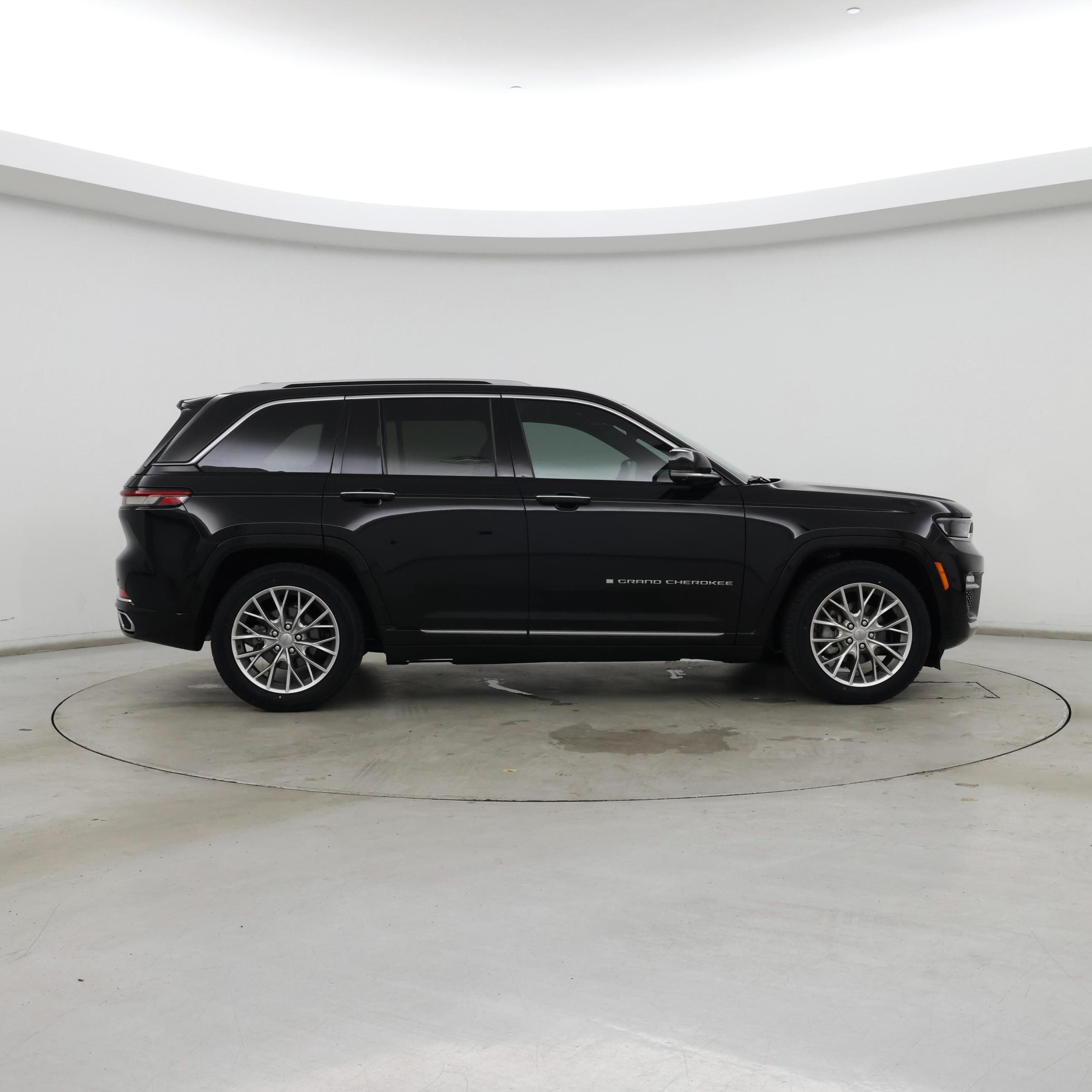 Thumbnail: 2022 Jeep Grand Cherokee - 7