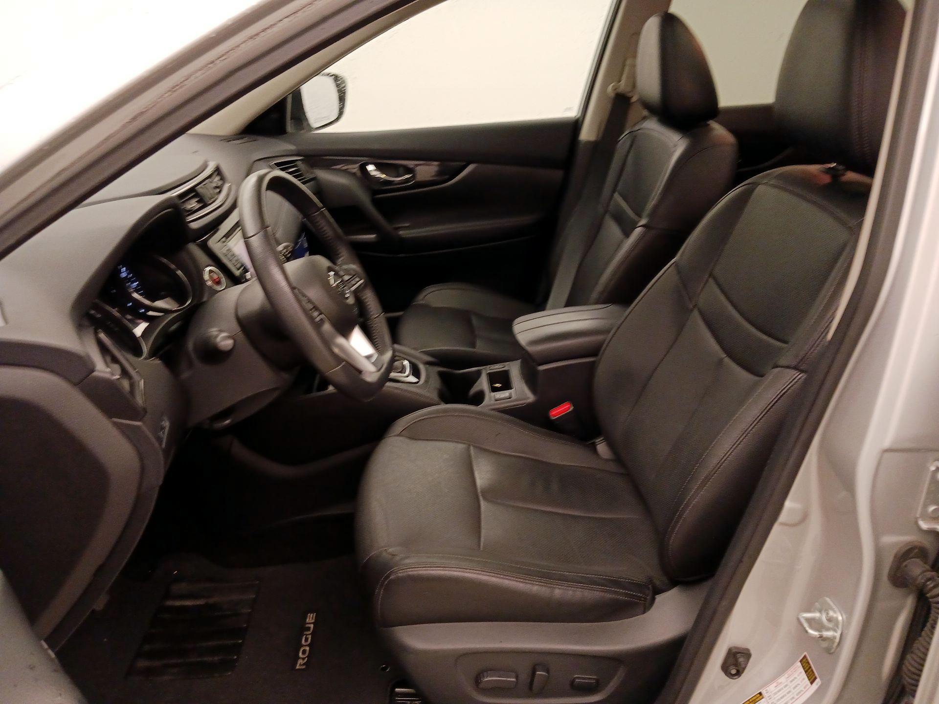 Thumbnail: 2017 Nissan Rogue - 11