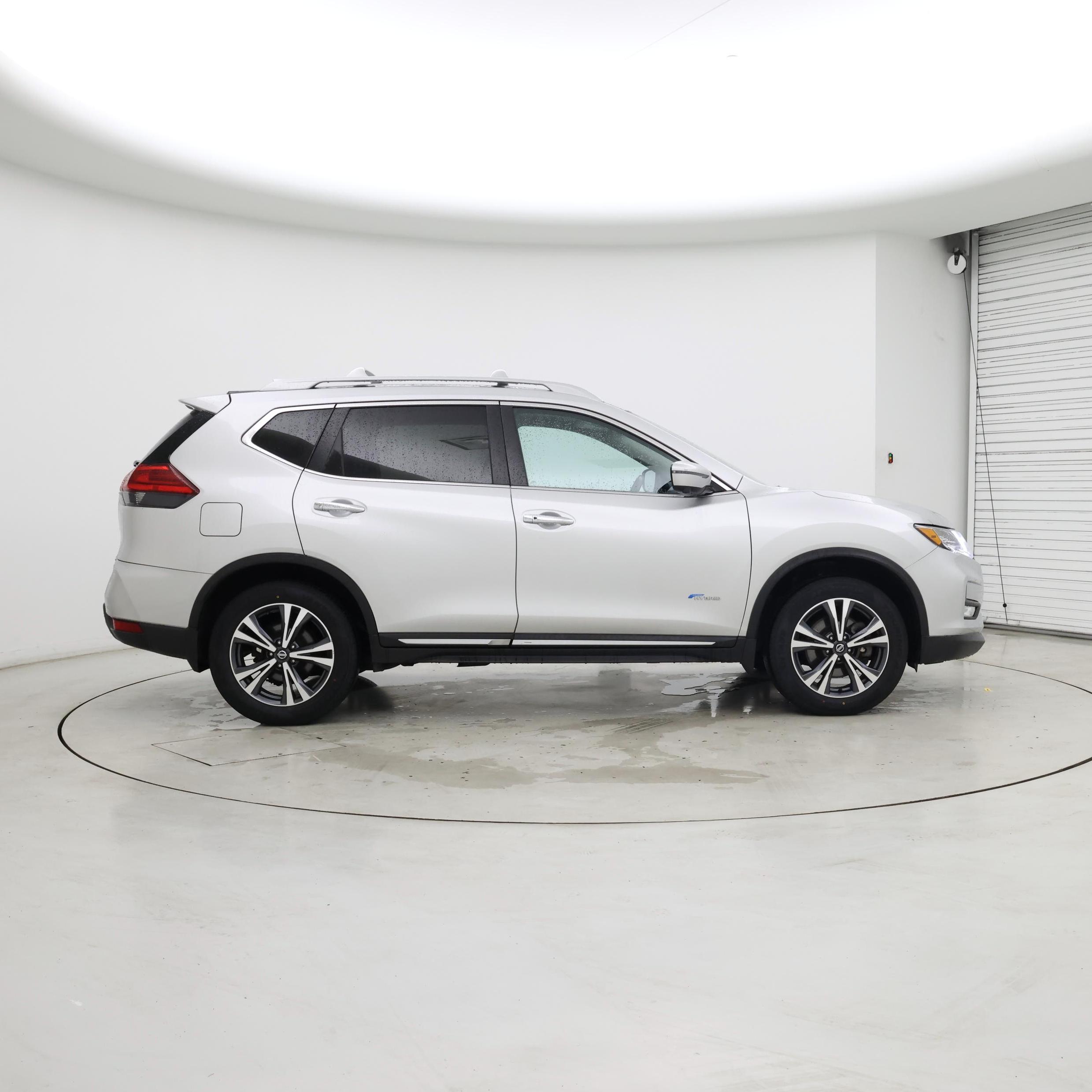 Thumbnail: 2017 Nissan Rogue - 7