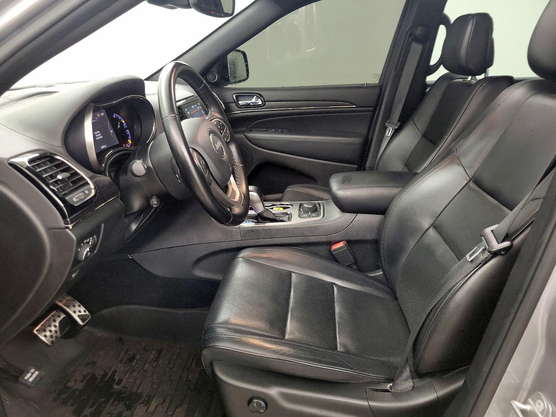 Thumbnail: 2020 Jeep Grand Cherokee - 11