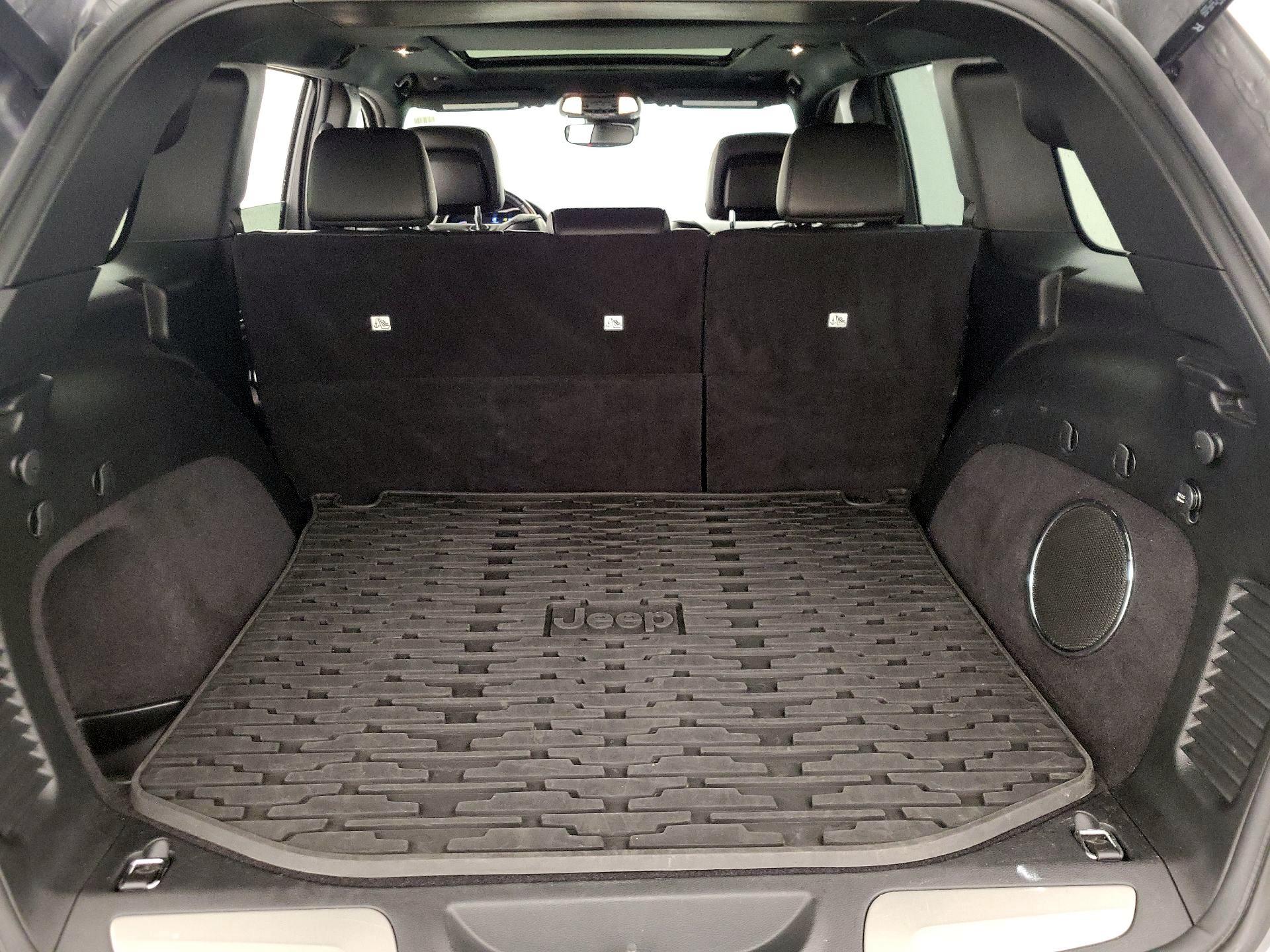 Thumbnail: 2020 Jeep Grand Cherokee - 20