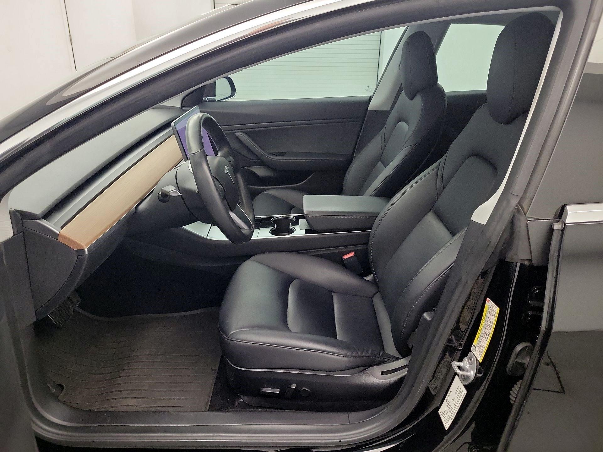 Thumbnail: 2019 Tesla Model 3 - 11