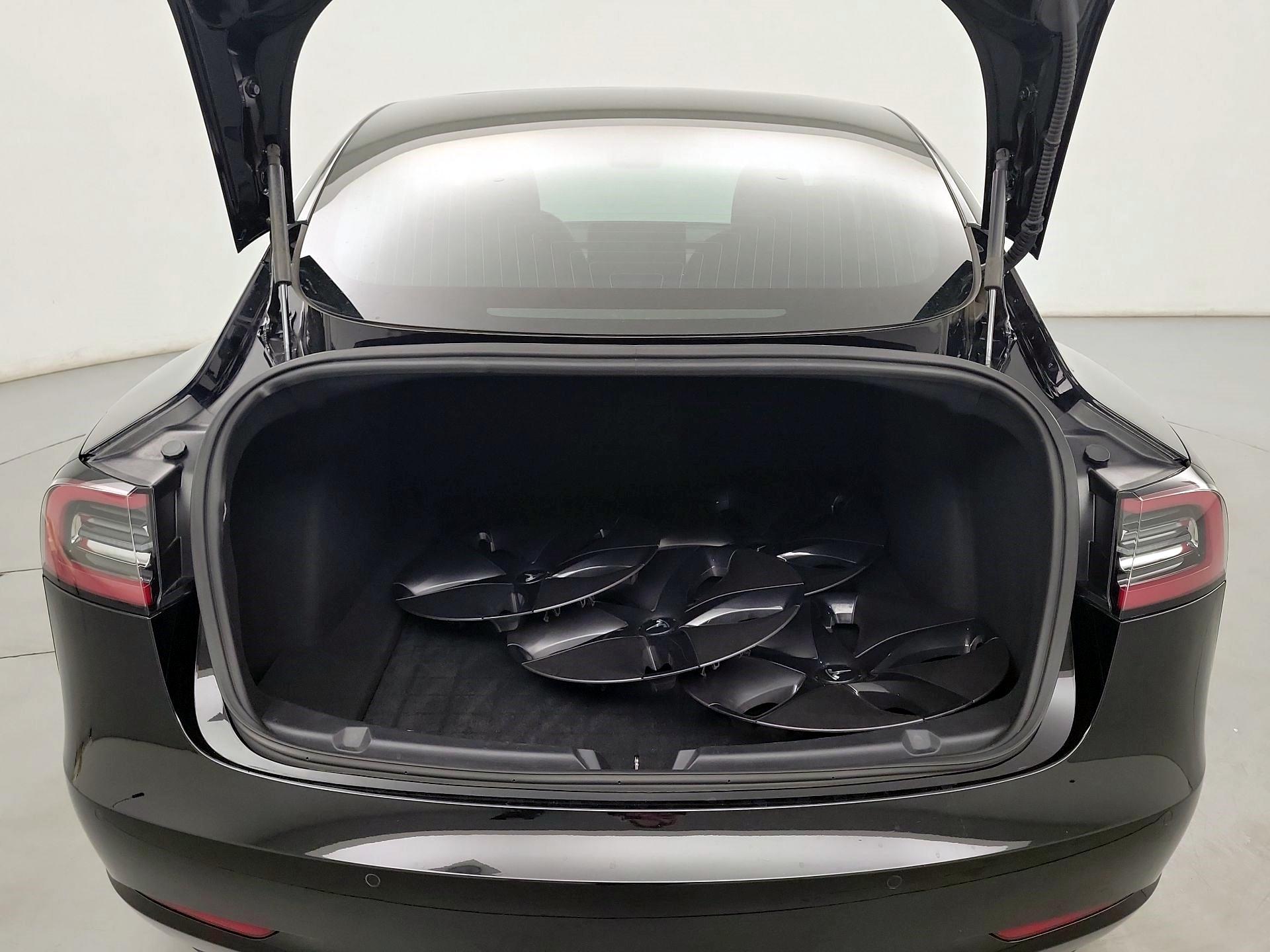 Thumbnail: 2019 Tesla Model 3 - 20