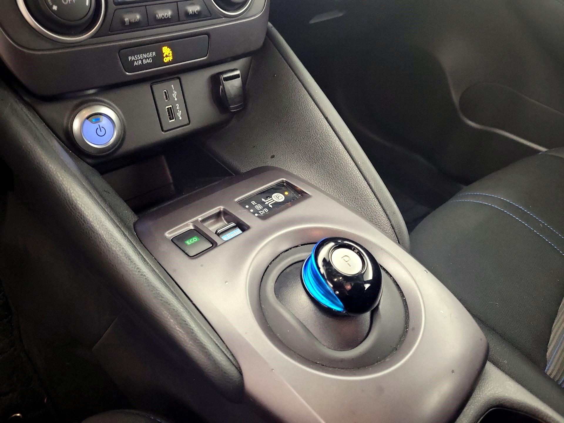 Thumbnail: 2022 Nissan Leaf - 17