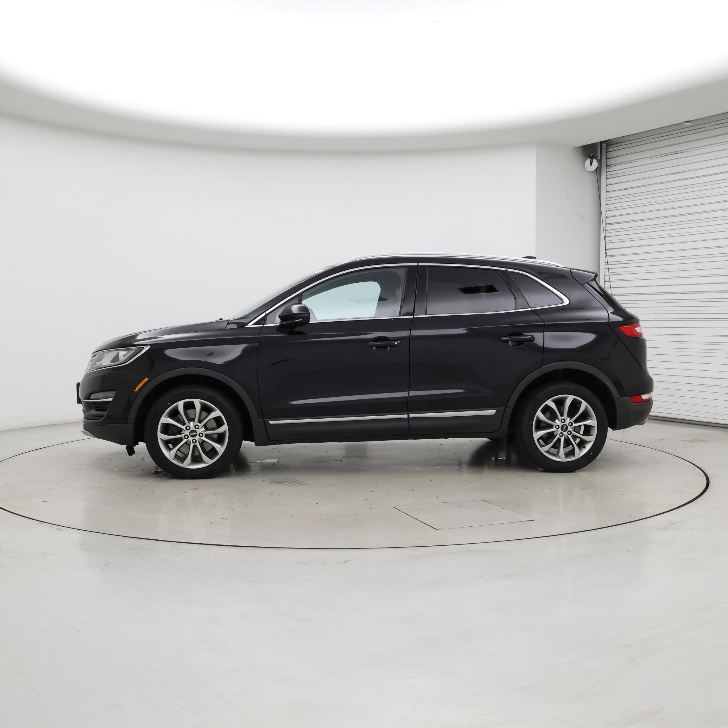 Thumbnail: 2017 Lincoln MKC - 3