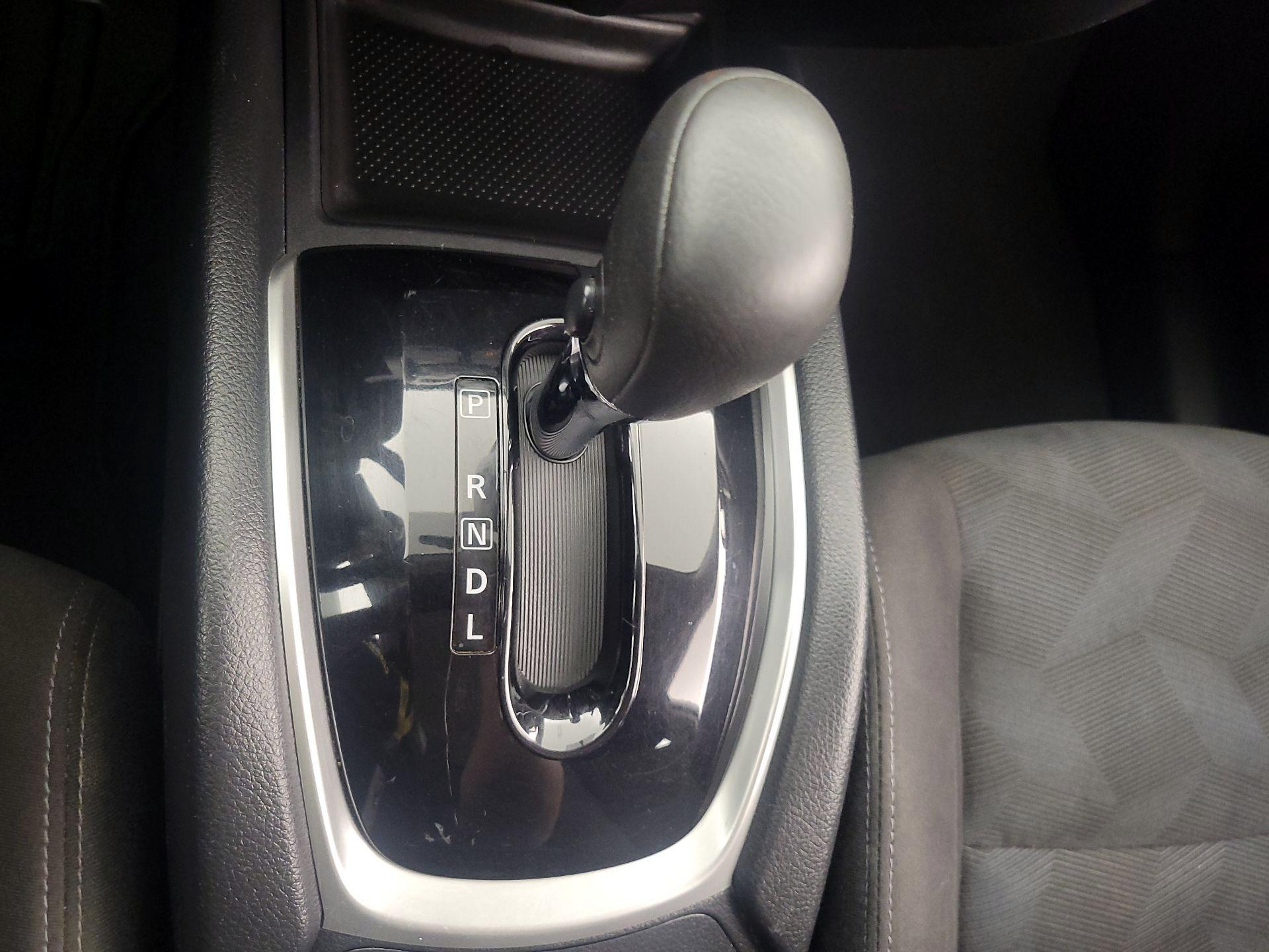 Thumbnail: 2016 Nissan Rogue - 17