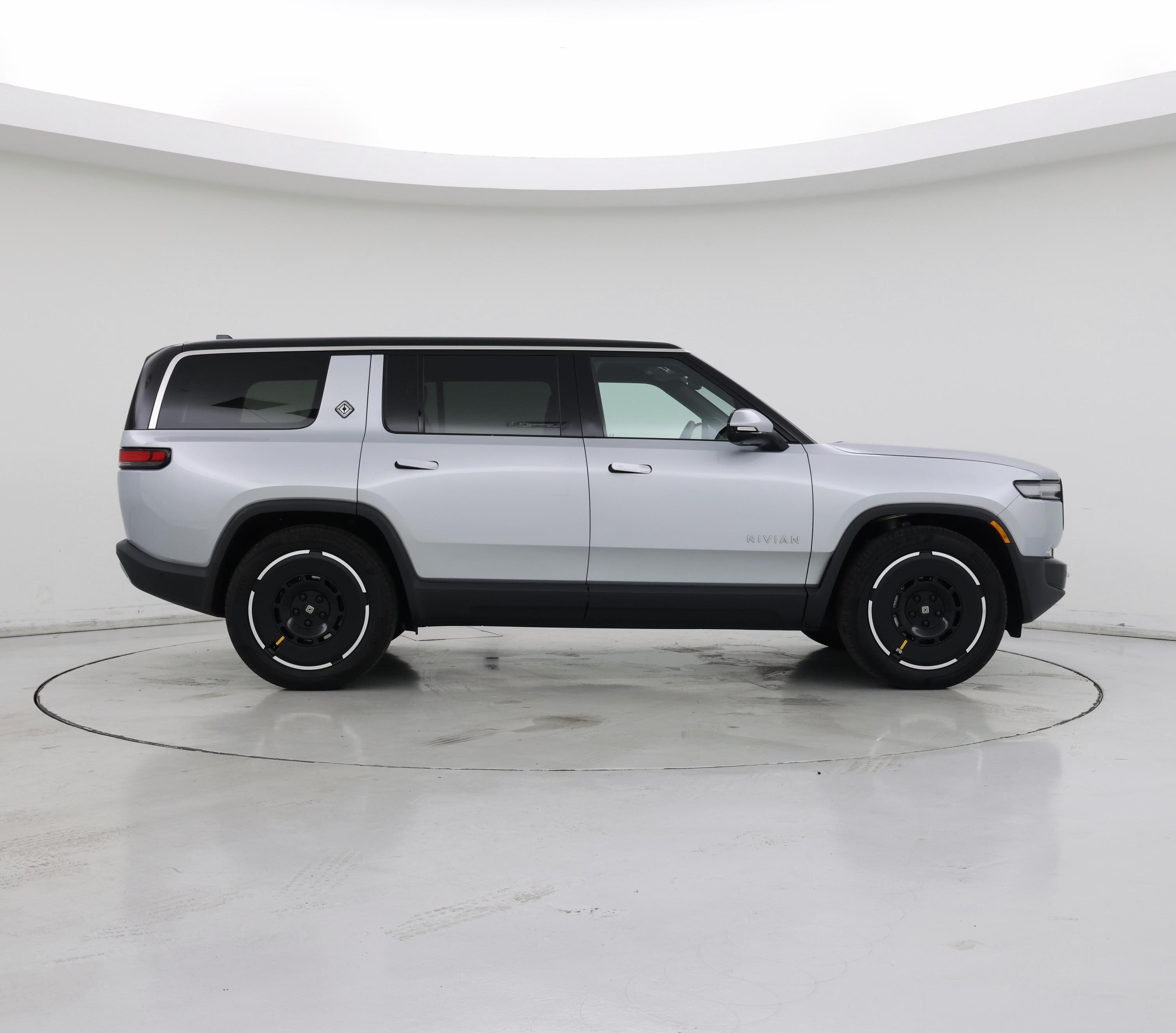 Thumbnail: 2025 Rivian R1S - 7