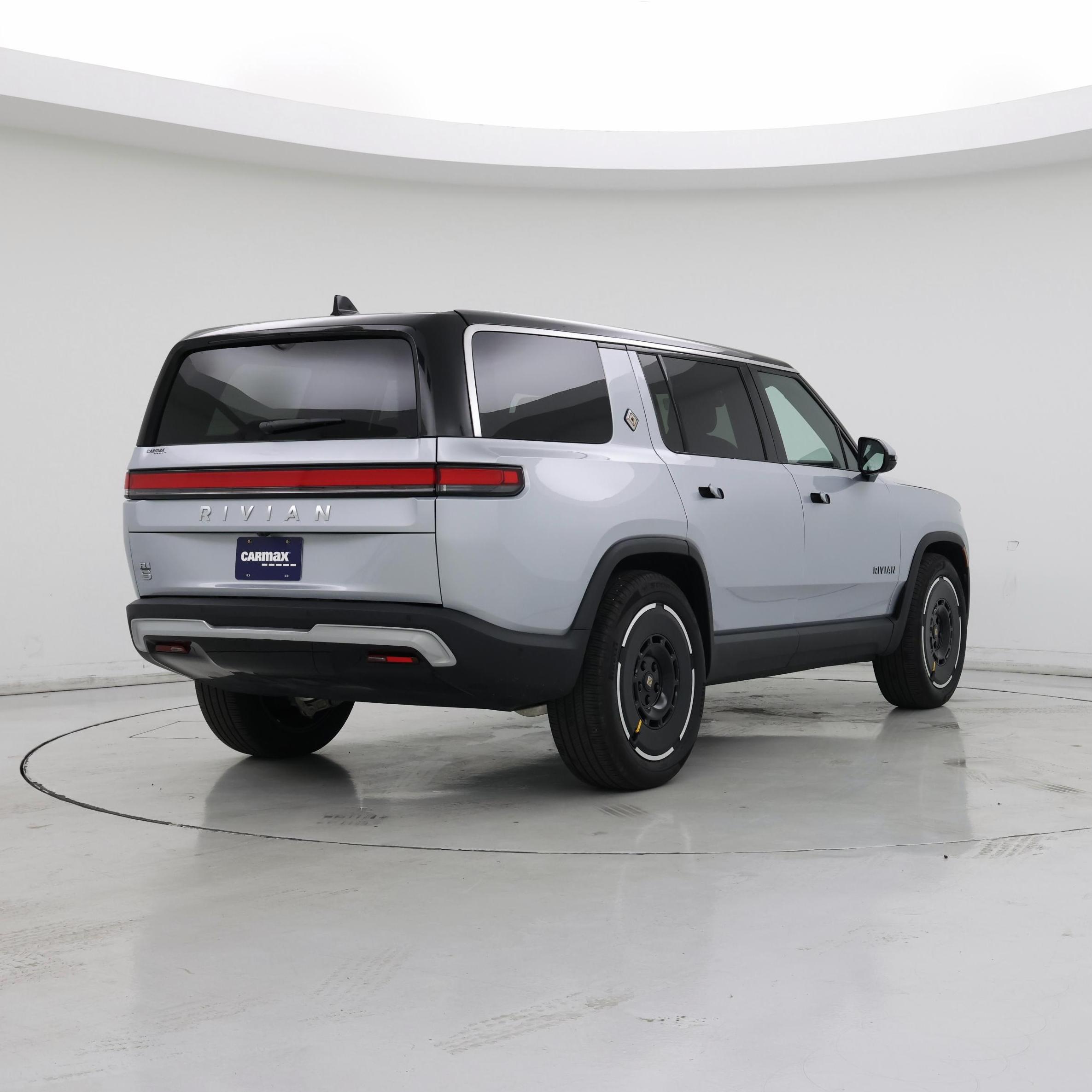 Thumbnail: 2025 Rivian R1S - 8