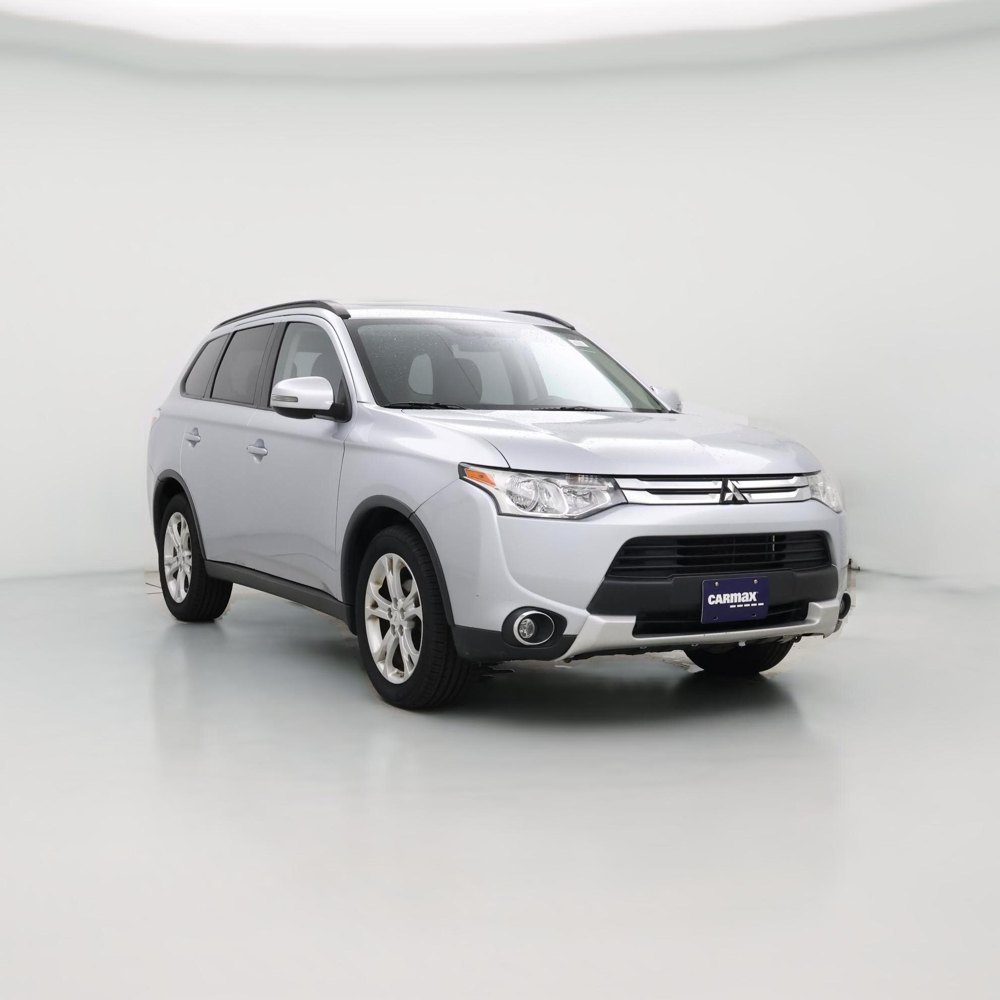 Thumbnail: 2015 Mitsubishi Outlander - 1