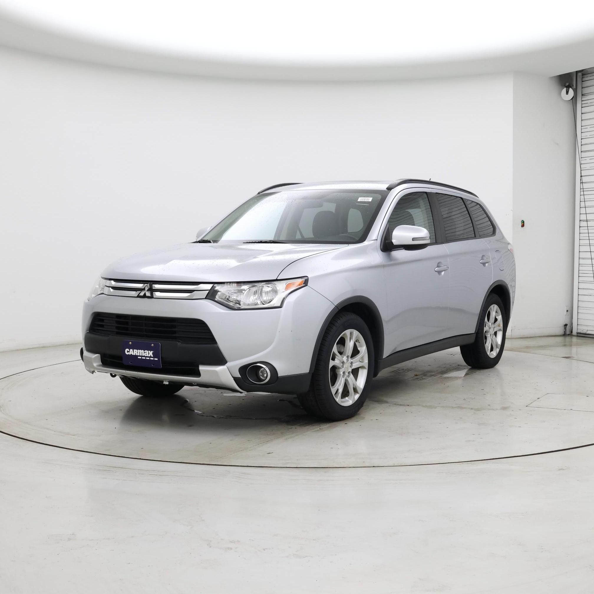Thumbnail: 2015 Mitsubishi Outlander - 4