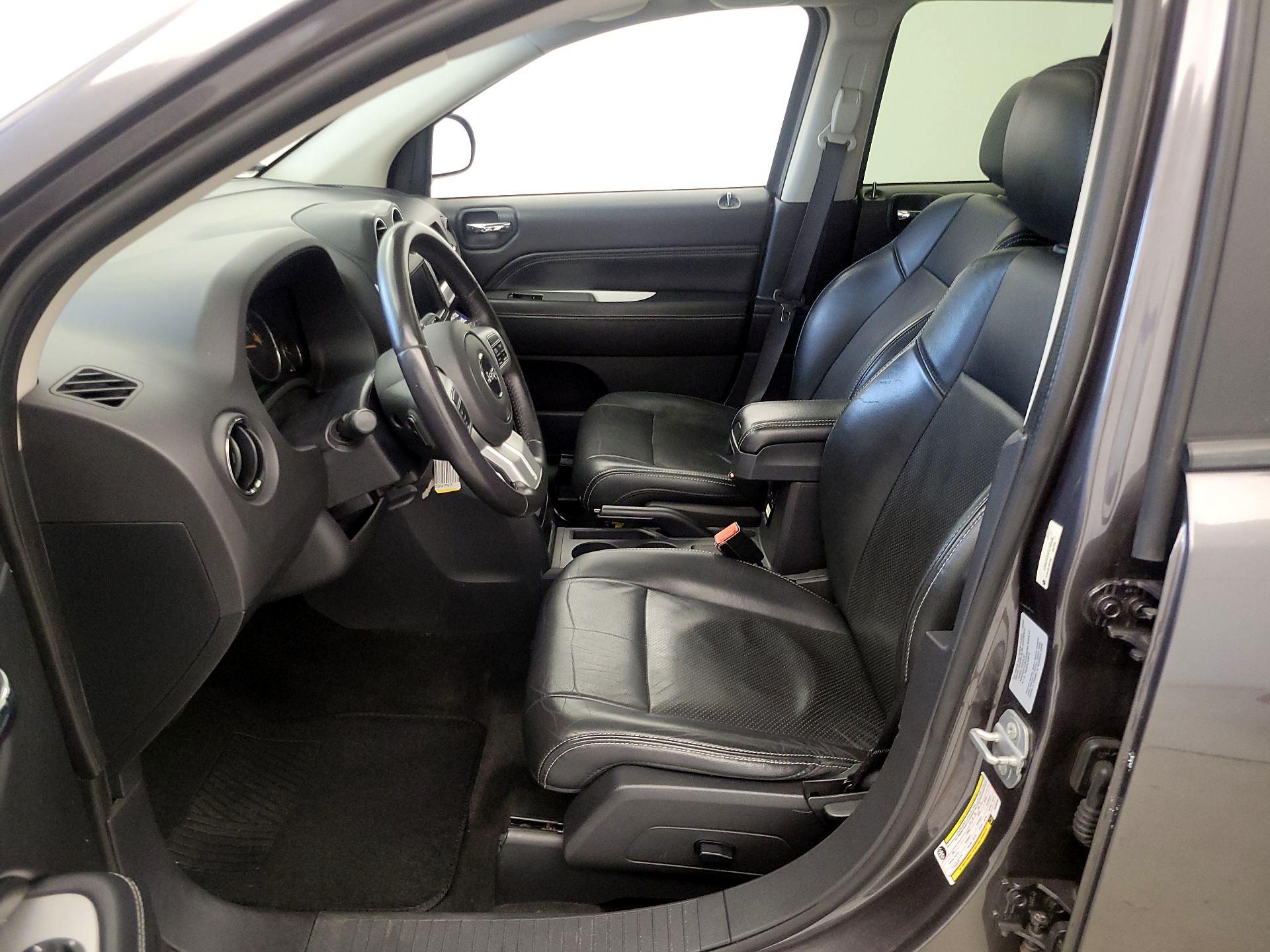 Thumbnail: 2015 Jeep Compass - 11