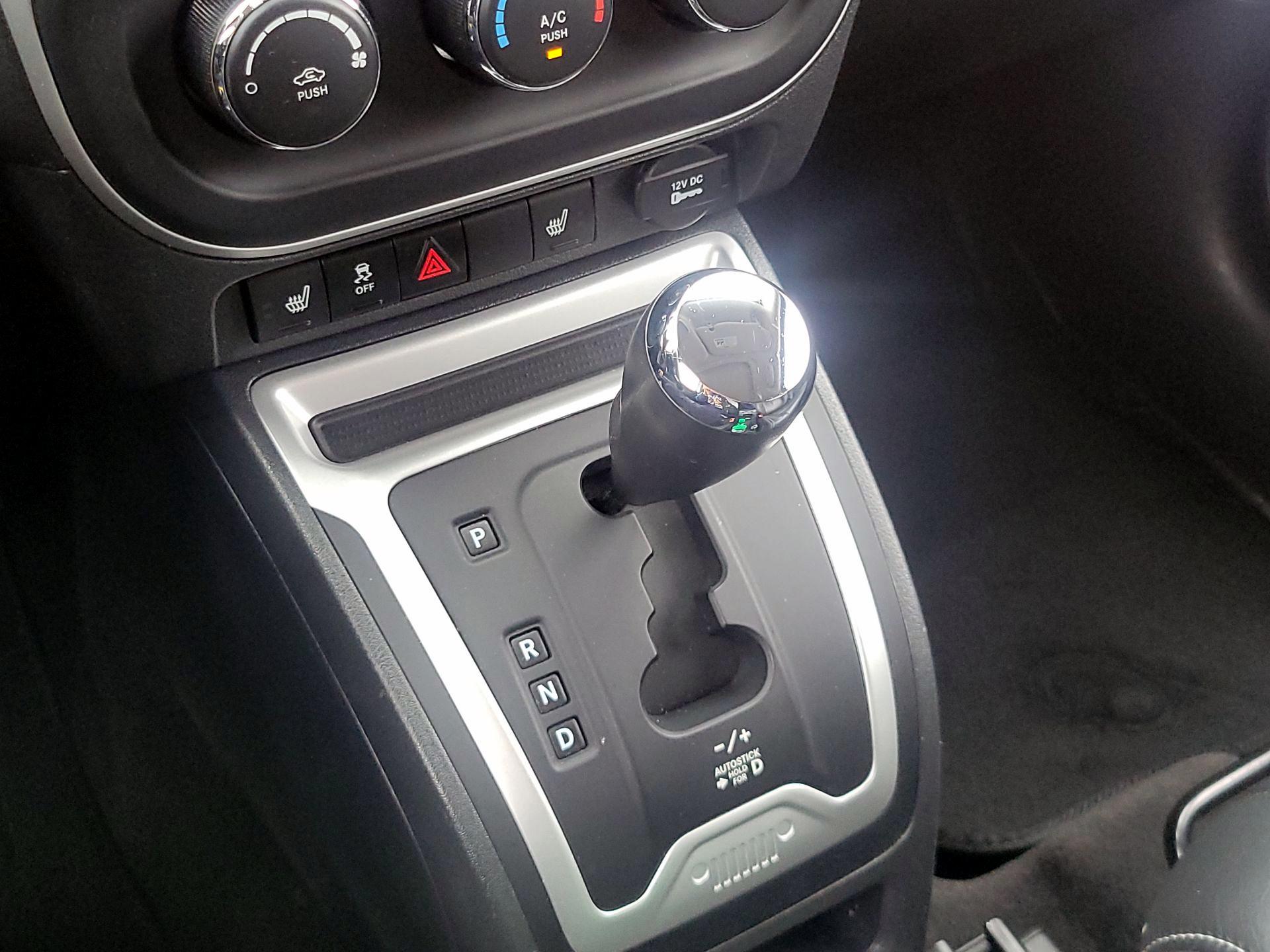 Thumbnail: 2015 Jeep Compass - 16