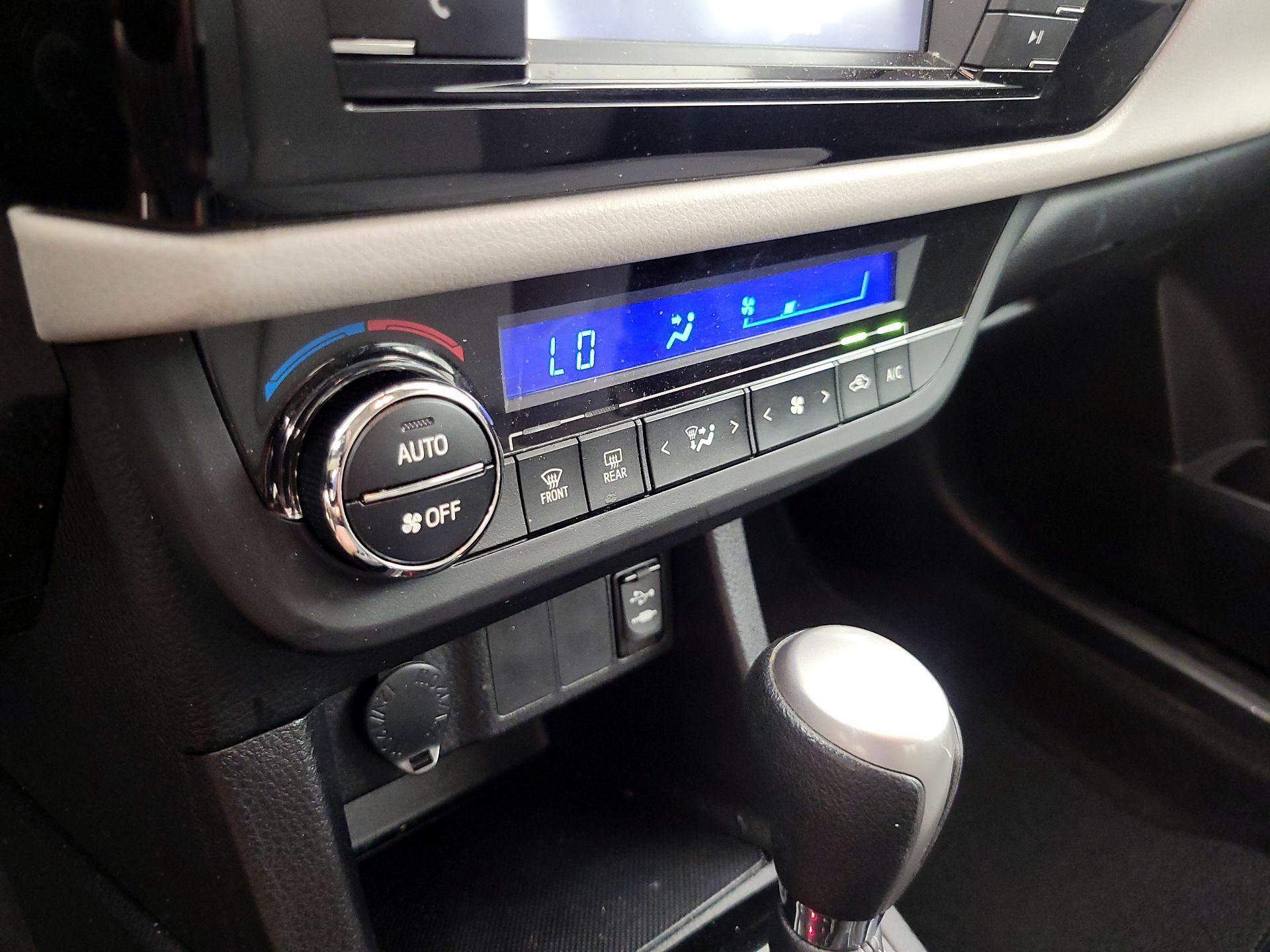 Thumbnail: 2014 Toyota Corolla - 16