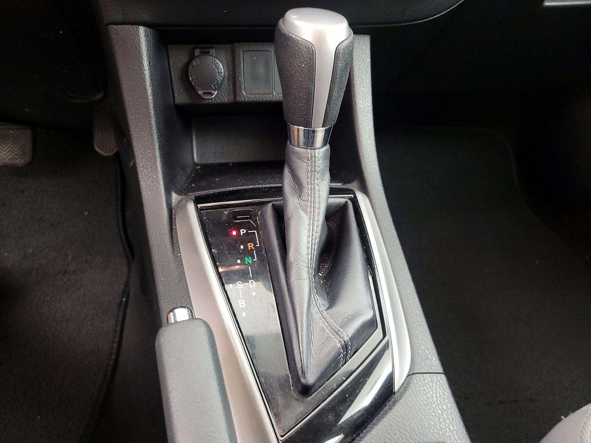 Thumbnail: 2014 Toyota Corolla - 17