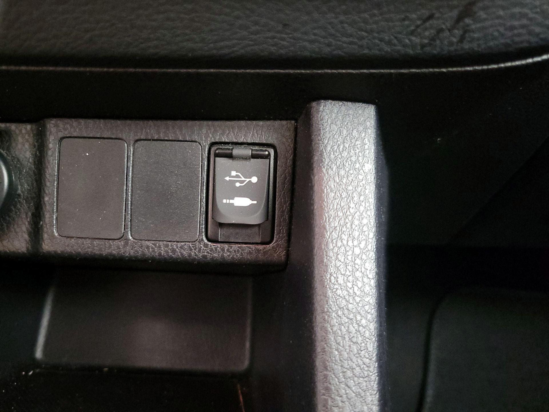 Thumbnail: 2014 Toyota Corolla - 18