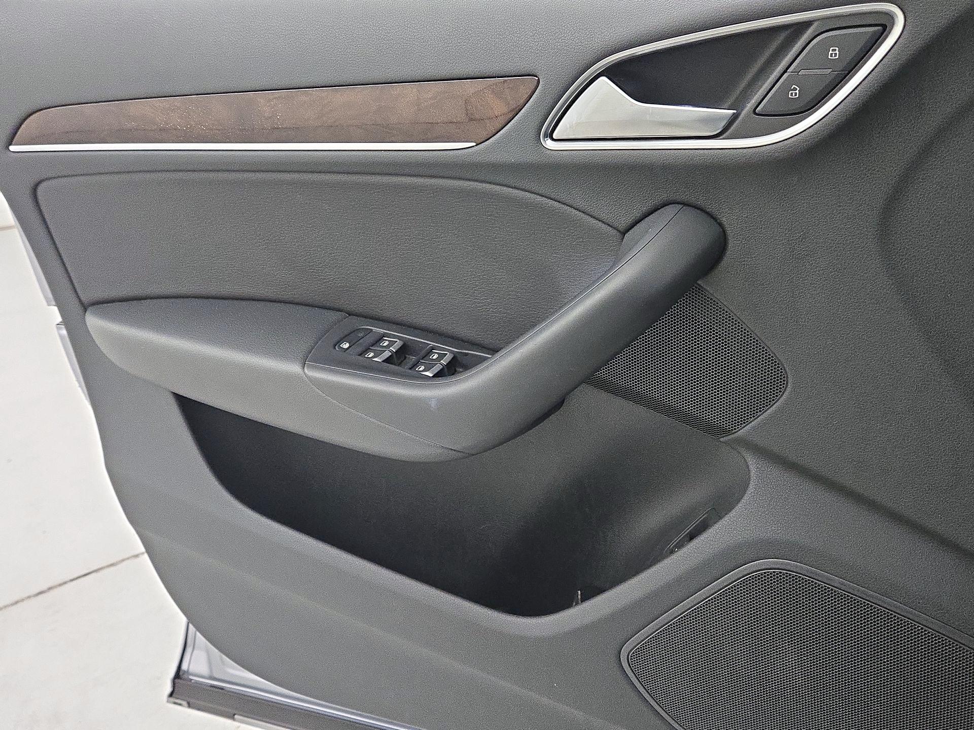 Thumbnail: 2016 Audi Q3 - 12