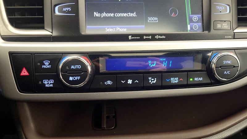 2019 Toyota Highlander XLE 16