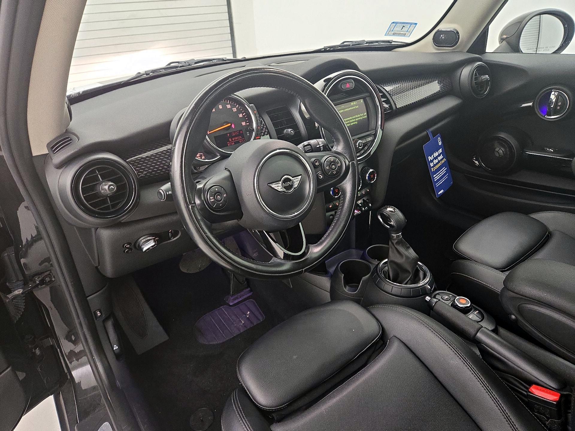 Thumbnail: 2016 MINI Cooper Hardtop - 9