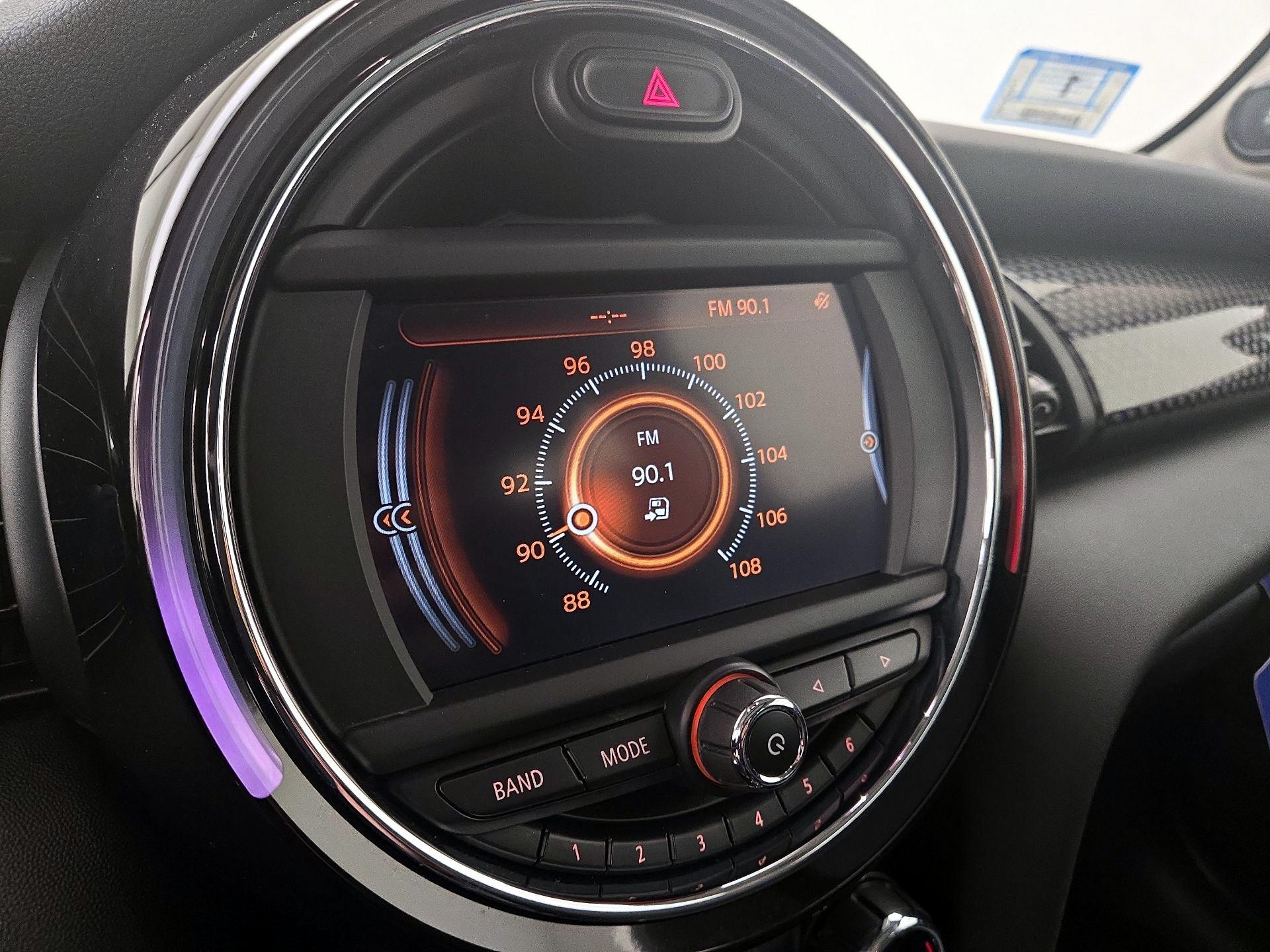 Thumbnail: 2016 MINI Cooper Hardtop - 14