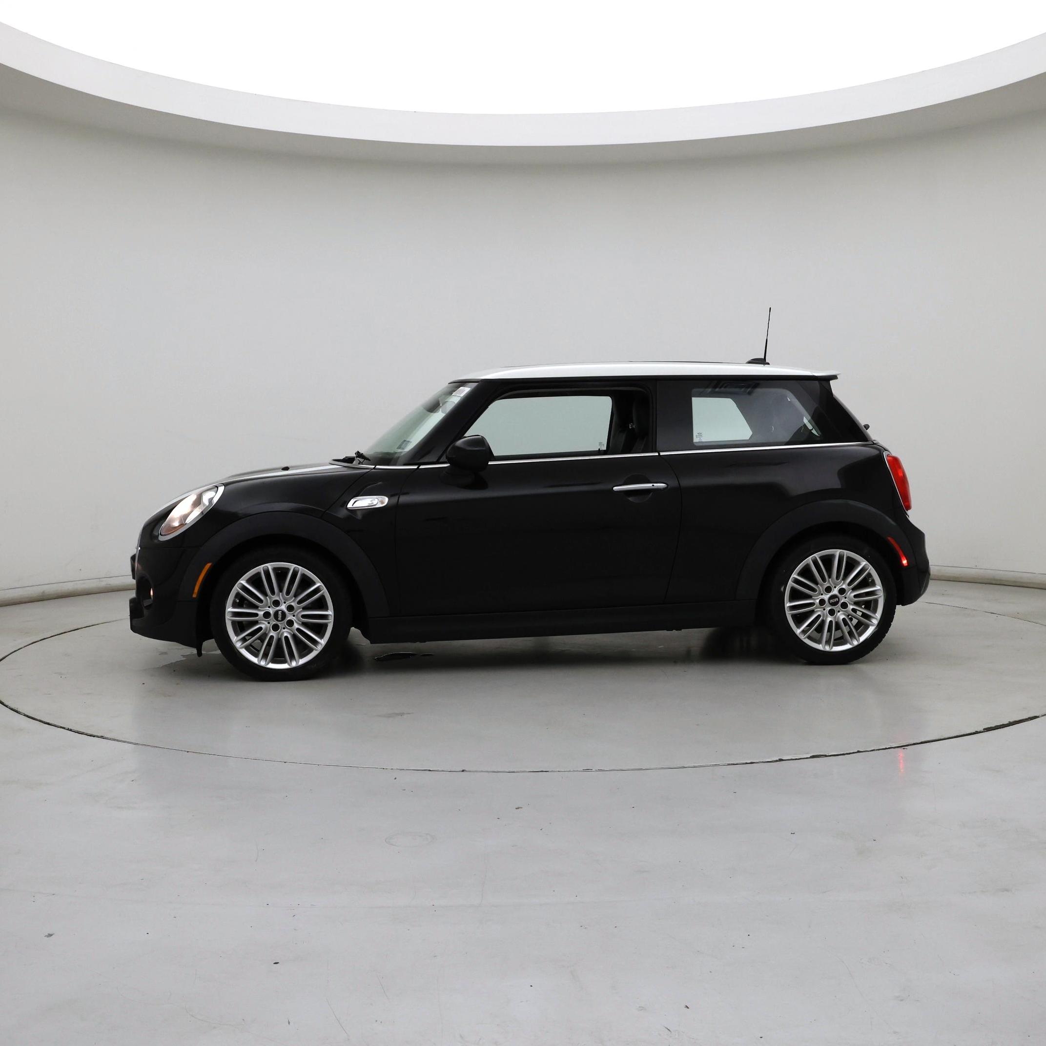 Thumbnail: 2016 MINI Cooper Hardtop - 3