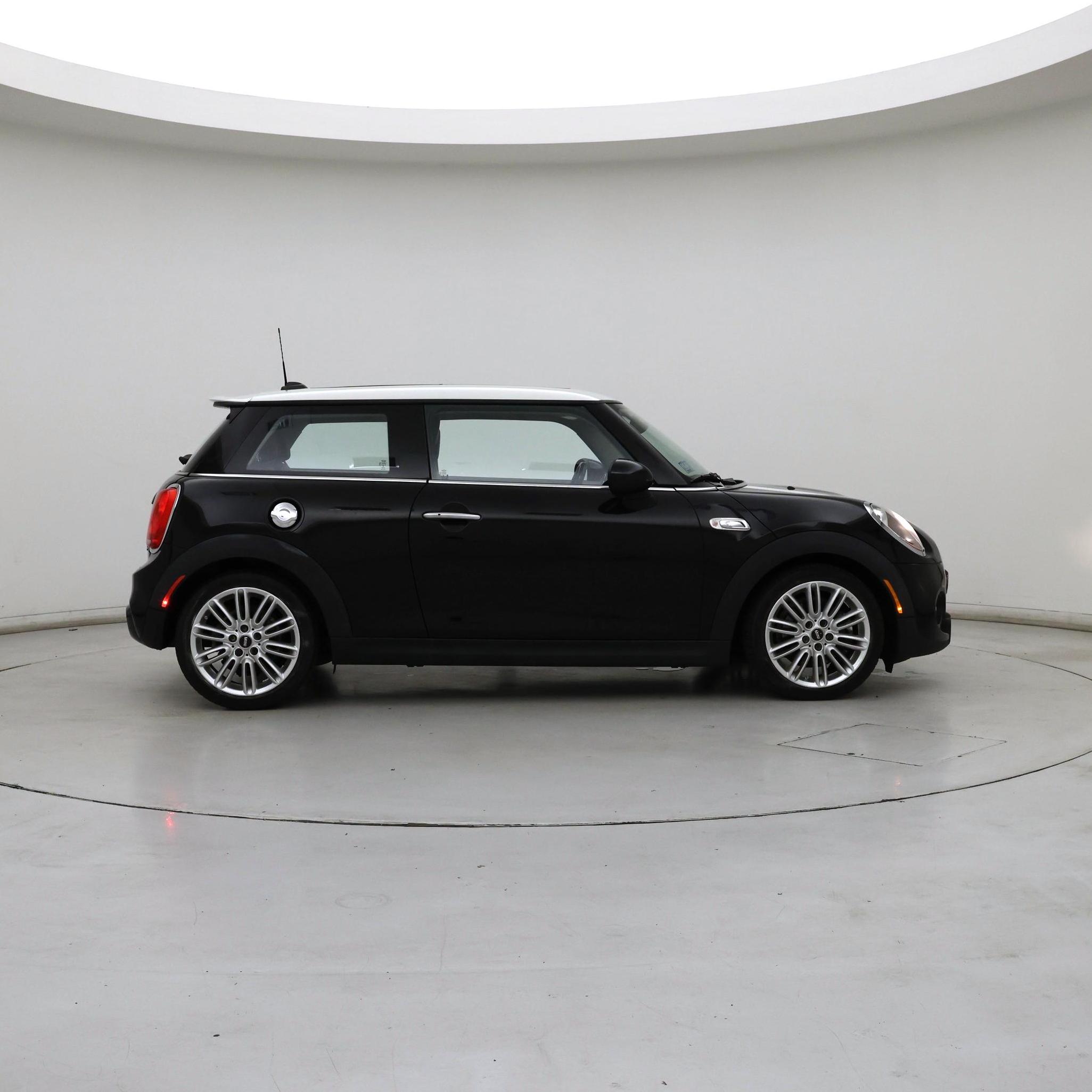 Thumbnail: 2016 MINI Cooper Hardtop - 7