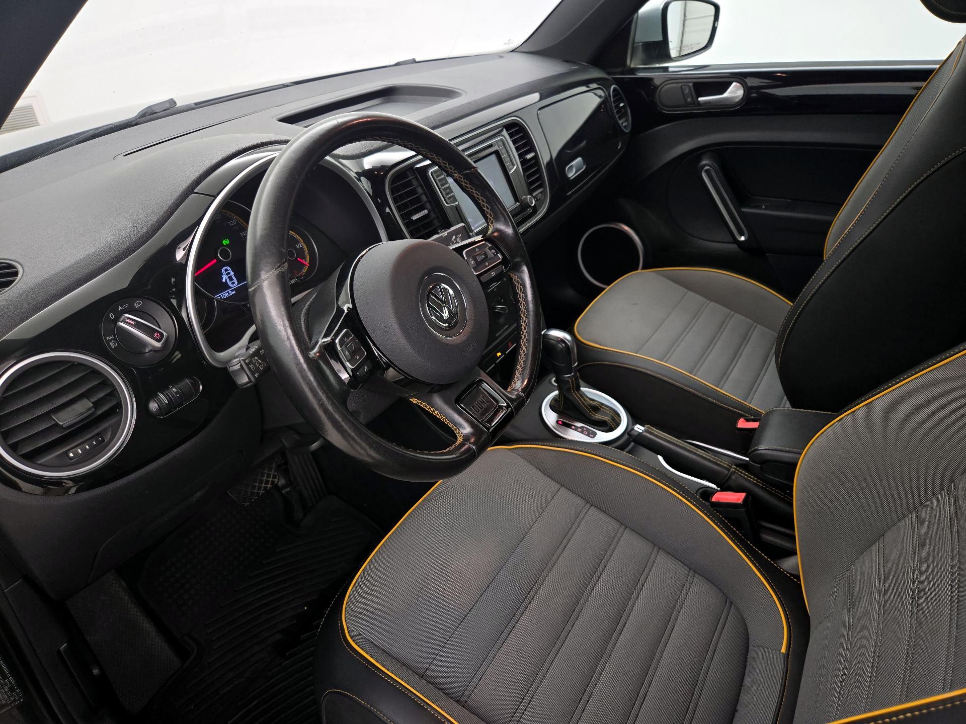 Thumbnail: 2016 Volkswagen Beetle - 11