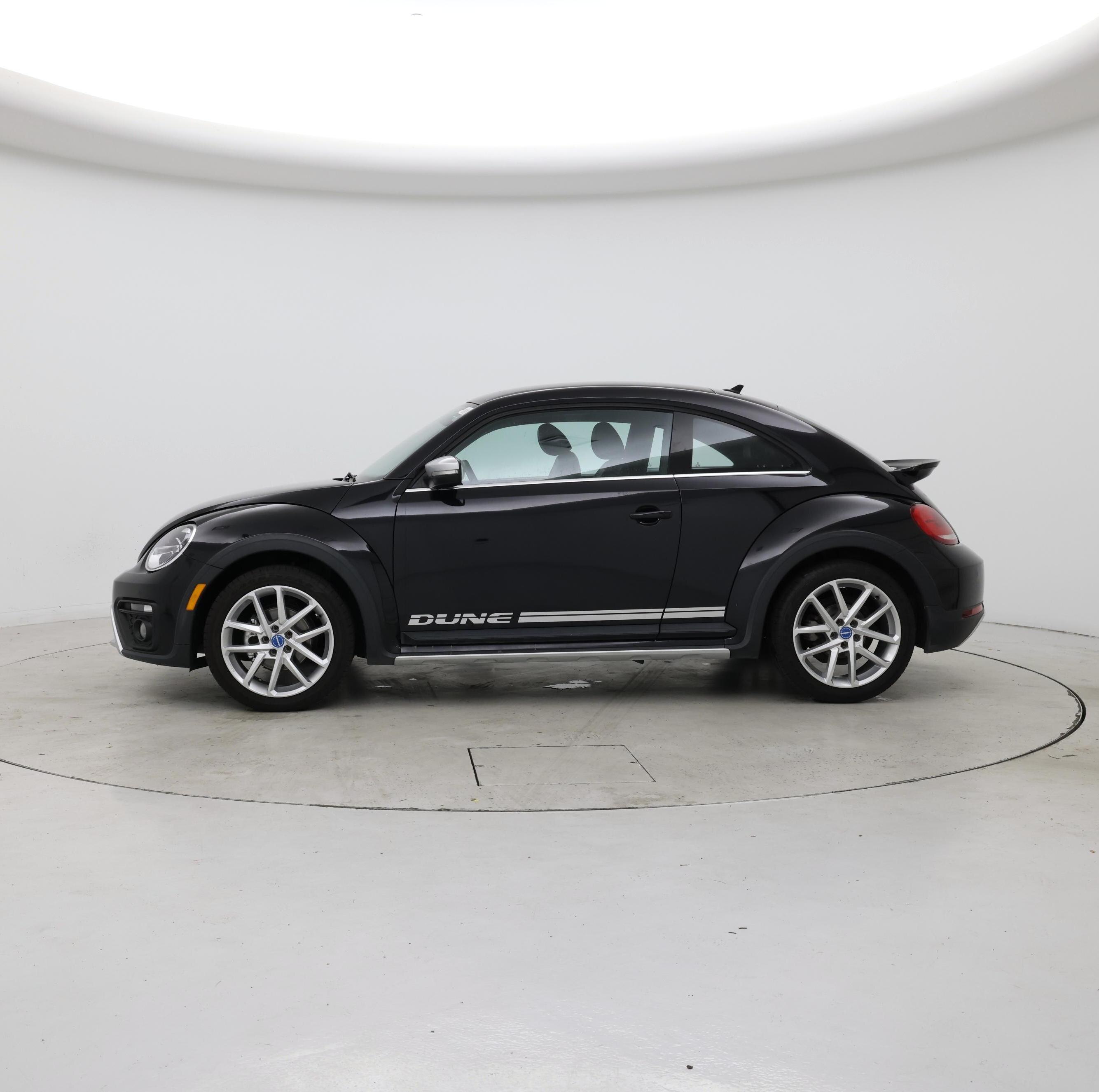 Thumbnail: 2016 Volkswagen Beetle - 3