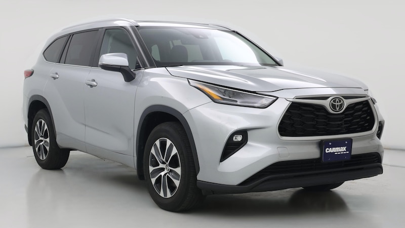 2023 Toyota Highlander XLE Hero Image