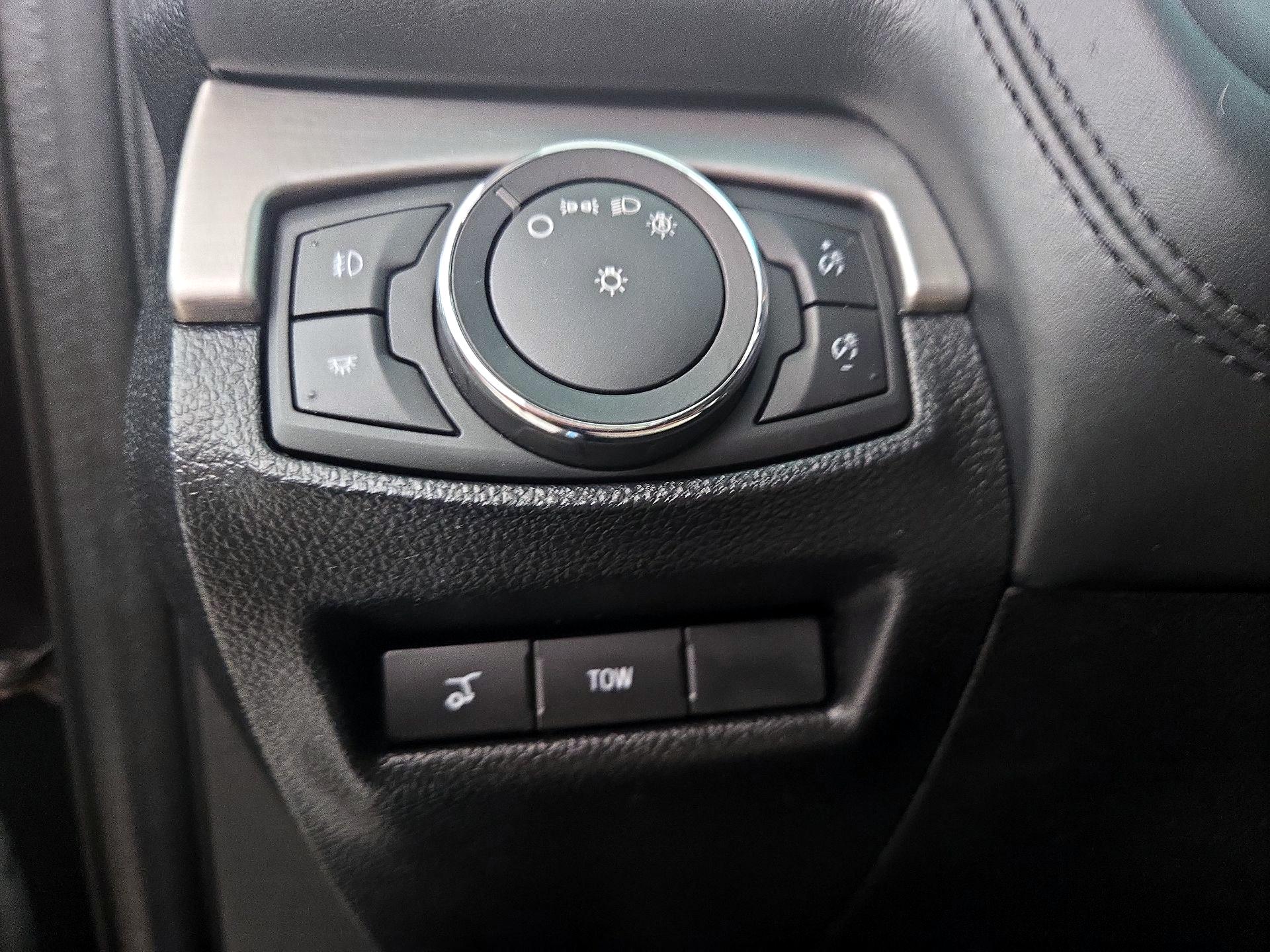 Thumbnail: 2016 Ford Explorer - 13