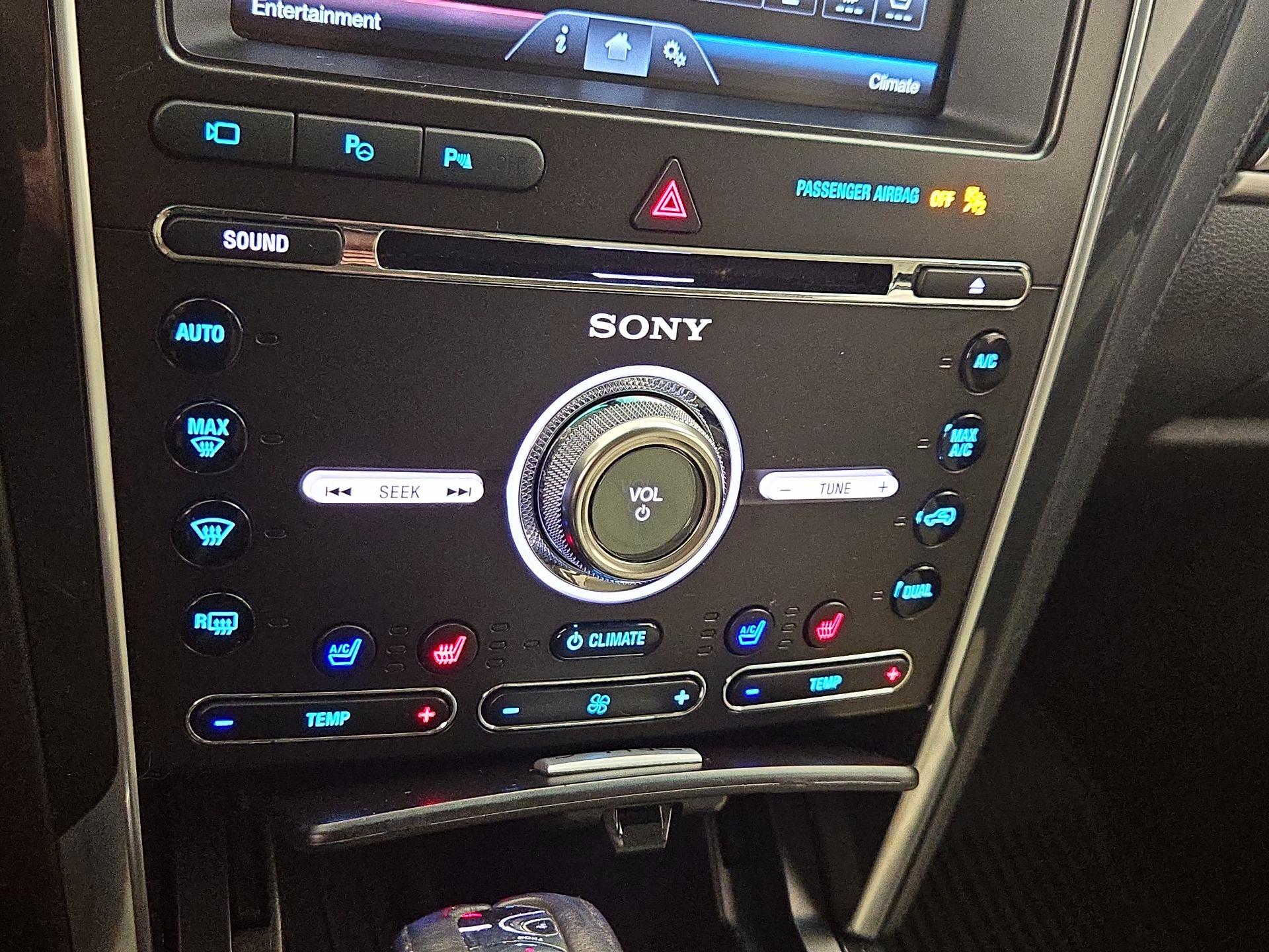 Thumbnail: 2016 Ford Explorer - 17