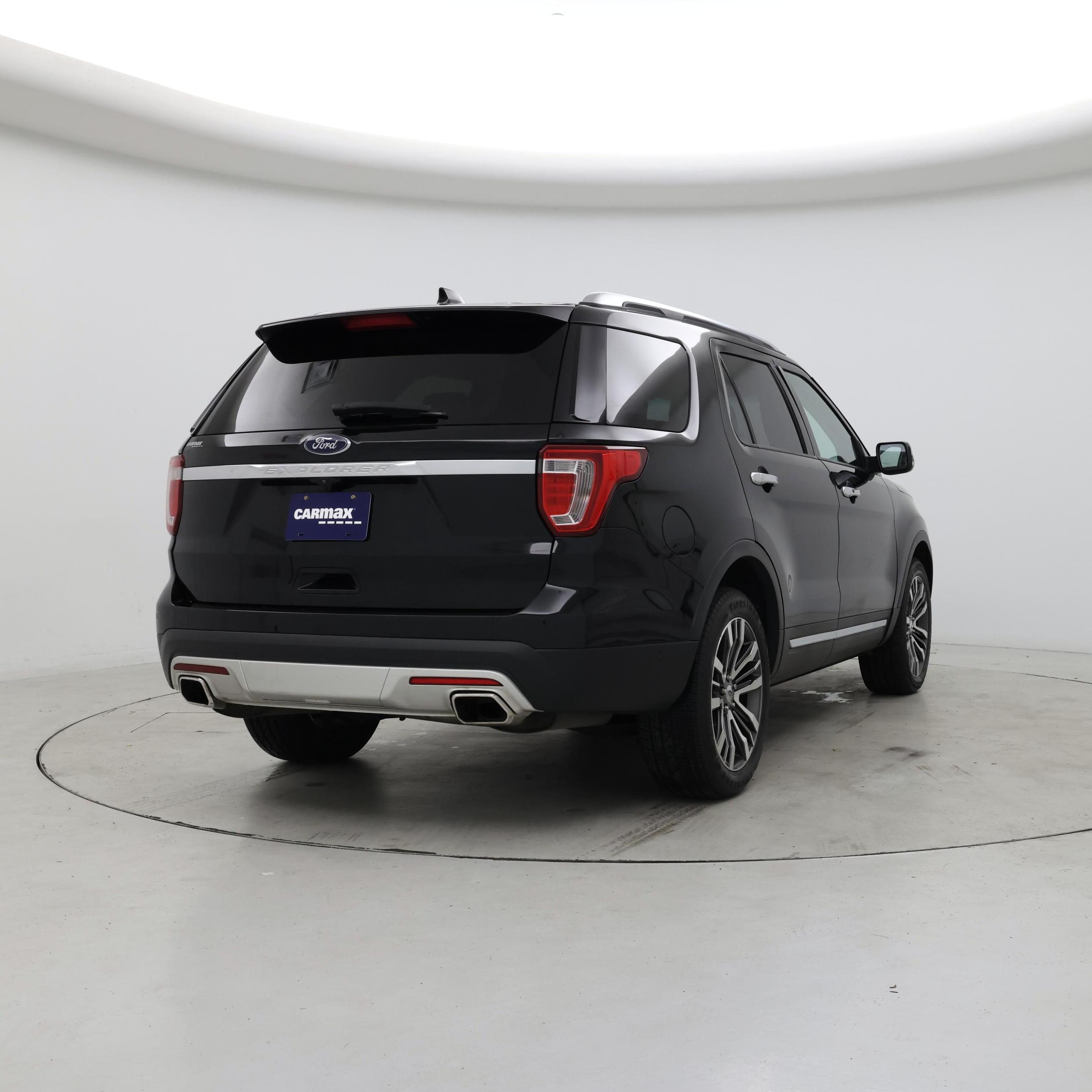 Thumbnail: 2016 Ford Explorer - 8