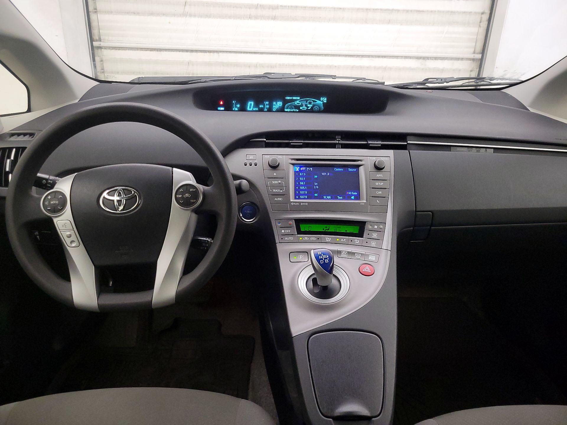 Thumbnail: 2015 Toyota Prius - 9