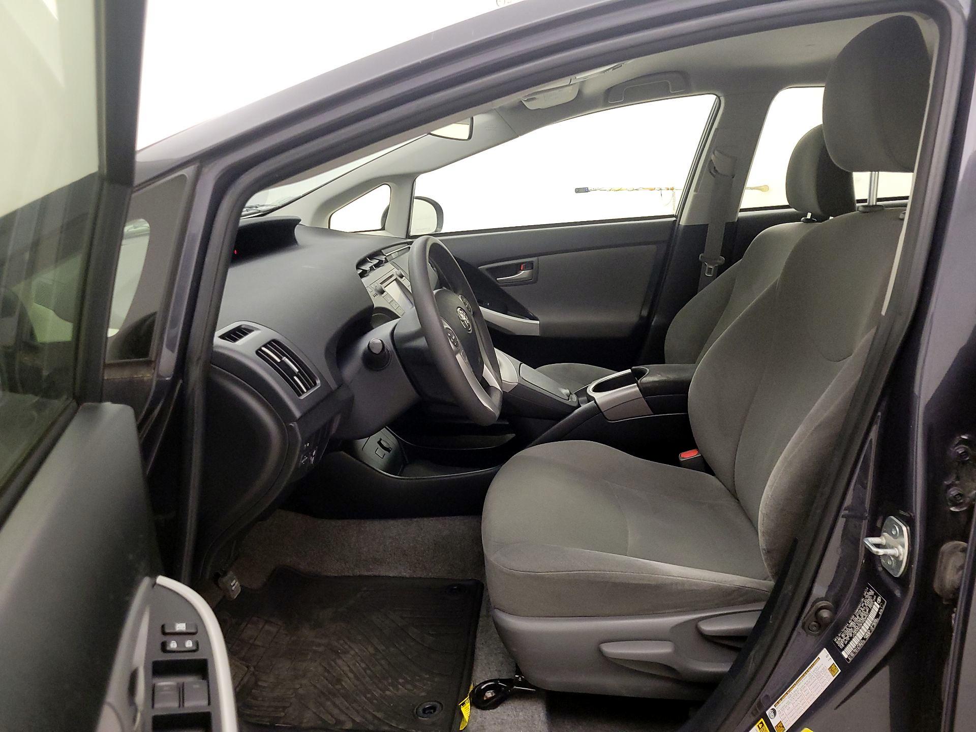 Thumbnail: 2015 Toyota Prius - 11