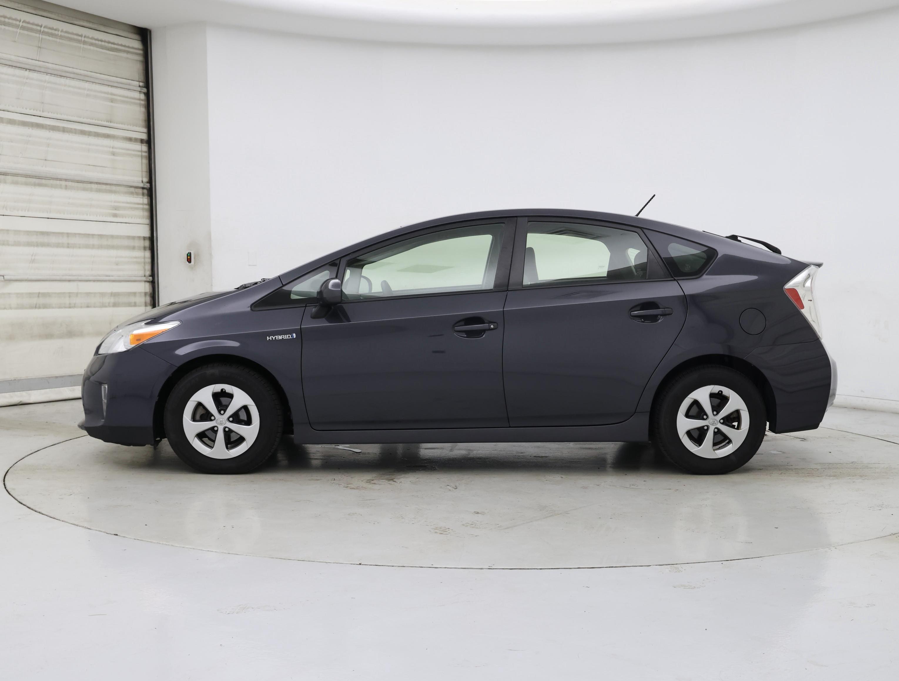 Thumbnail: 2015 Toyota Prius - 3