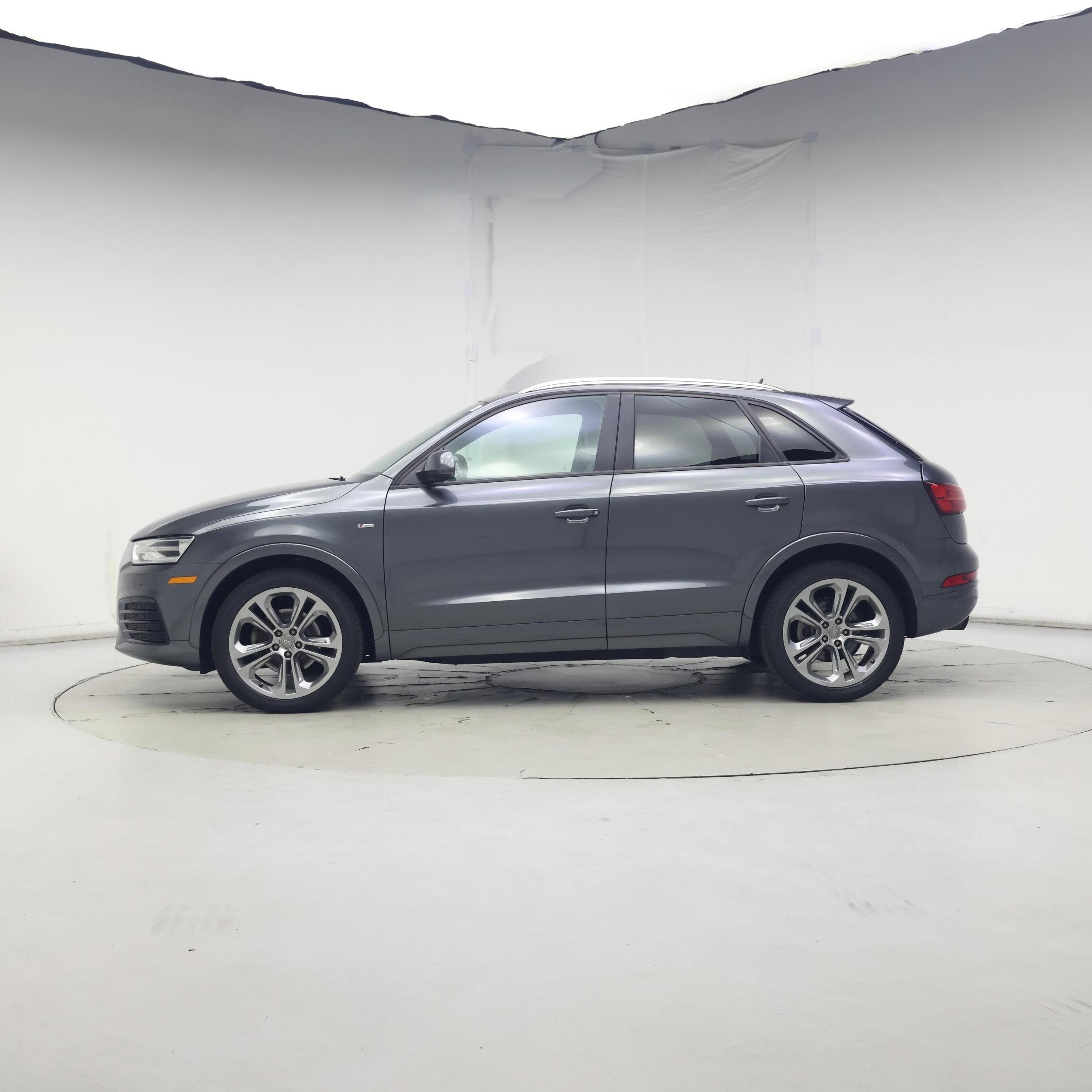Thumbnail: 2018 Audi Q3 - 3