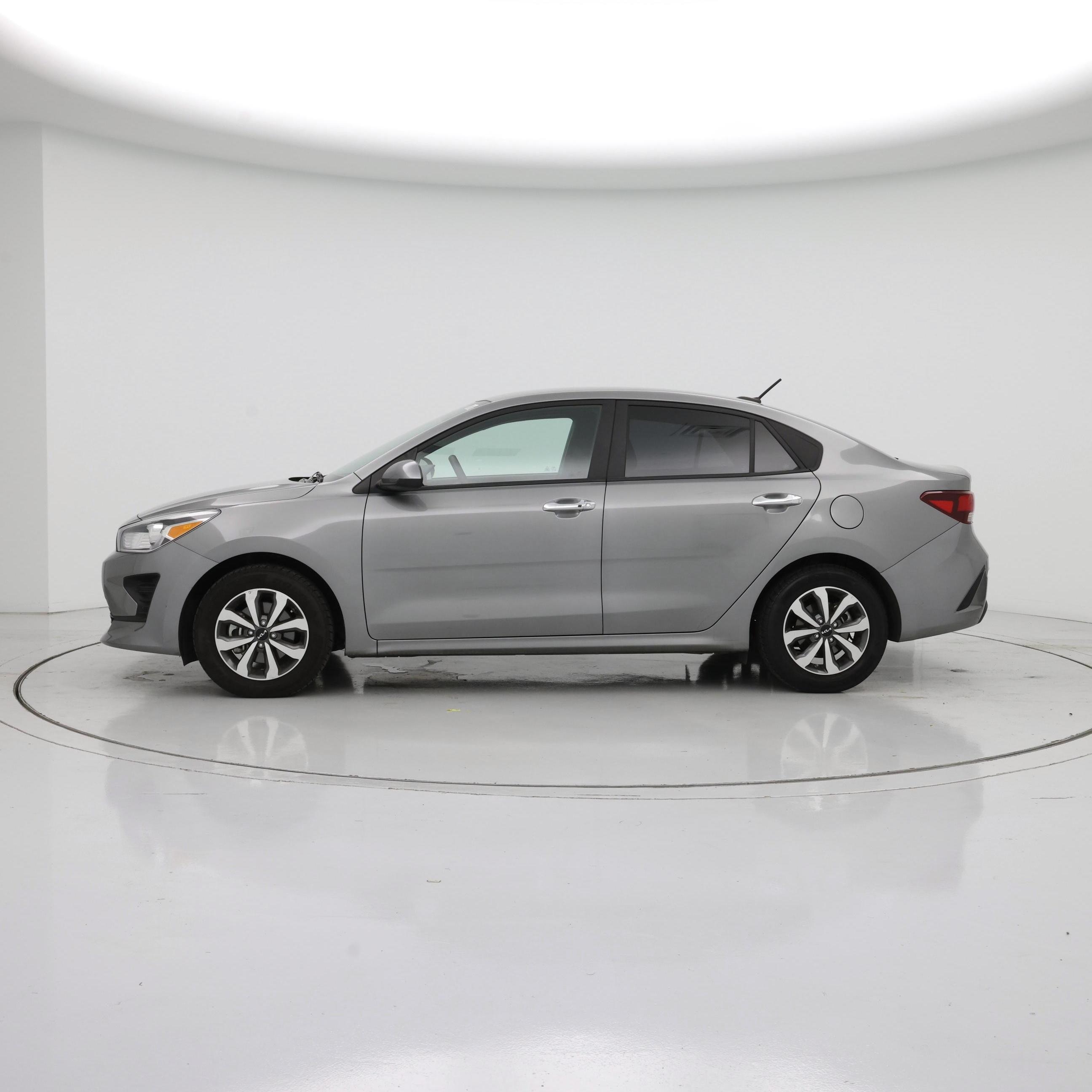 Thumbnail: 2022 Kia Rio - 3