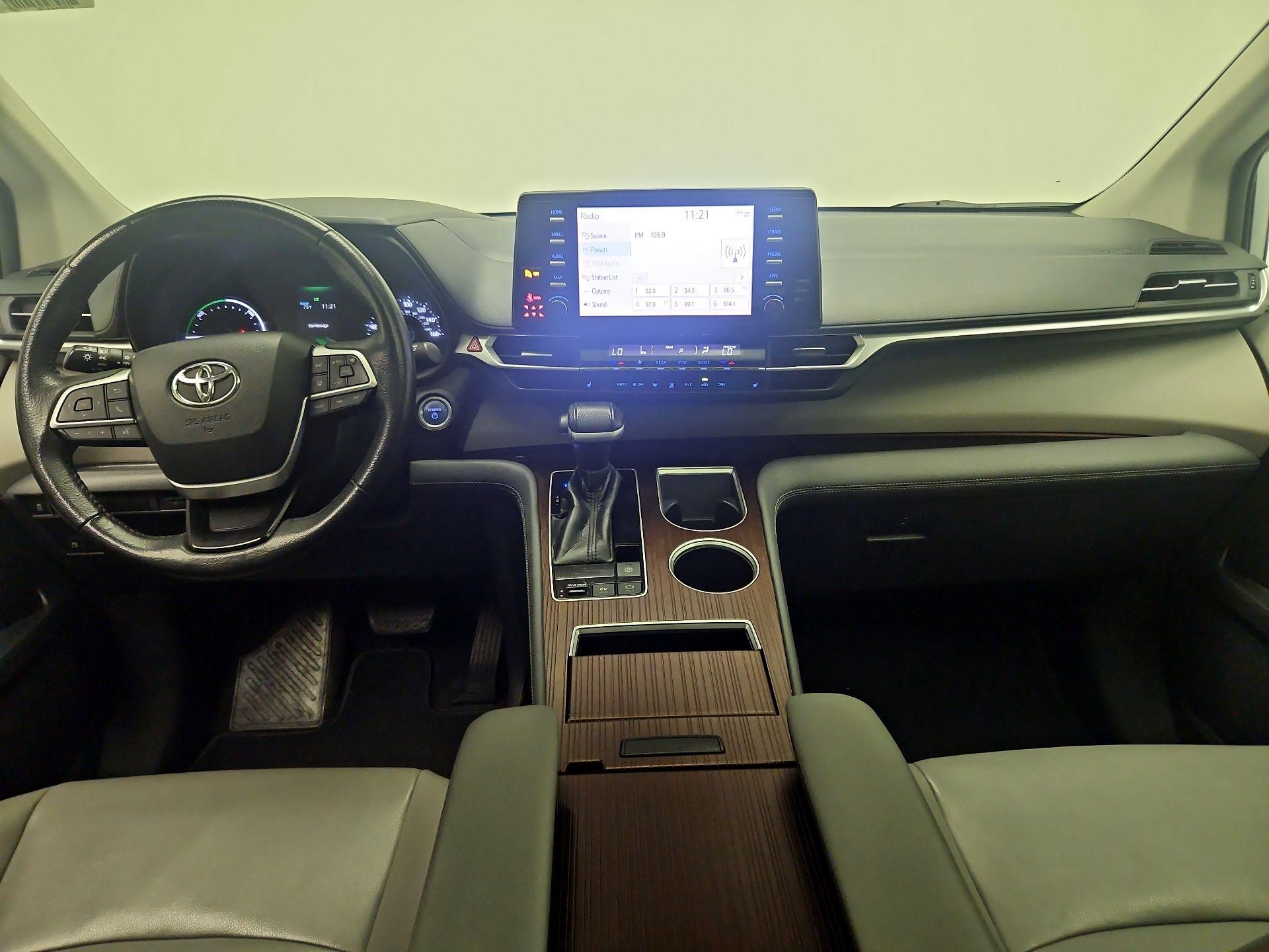 Thumbnail: 2021 Toyota Sienna - 9